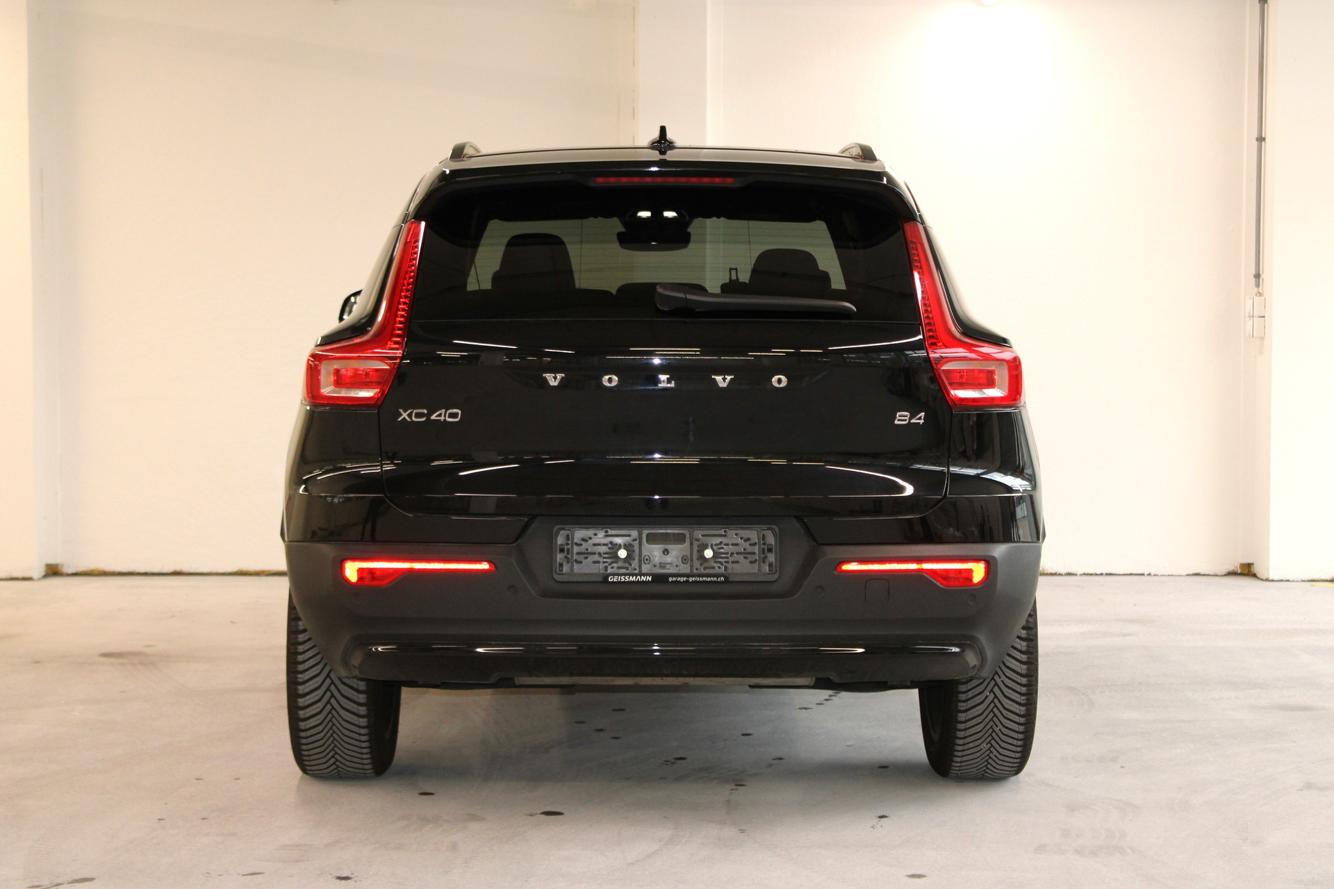 VOLVO XC40 B4 Benzin Mild Hybrid Core DCT-image-4