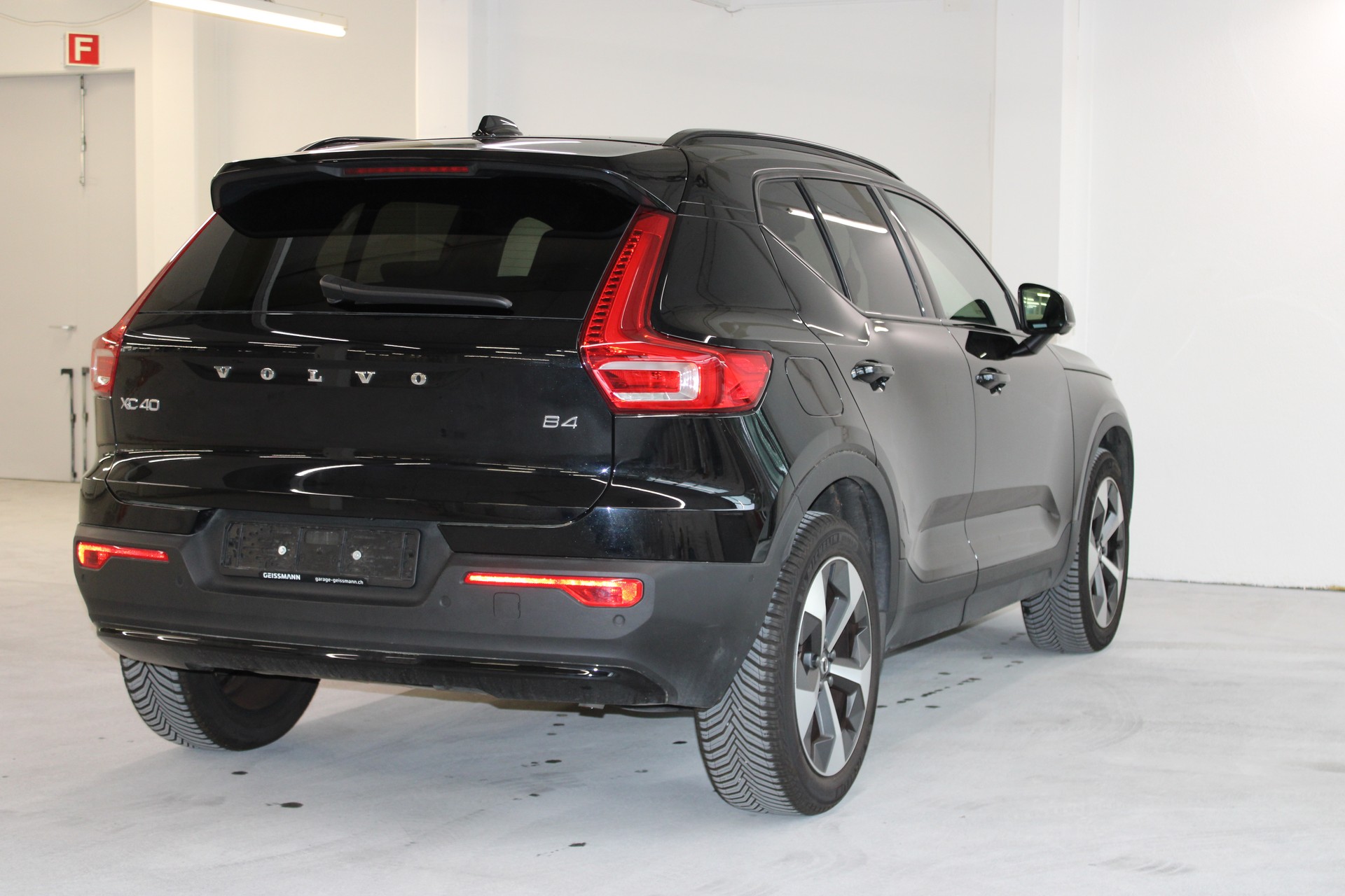 VOLVO XC40 B4 Benzin Mild Hybrid Core DCT-image-6