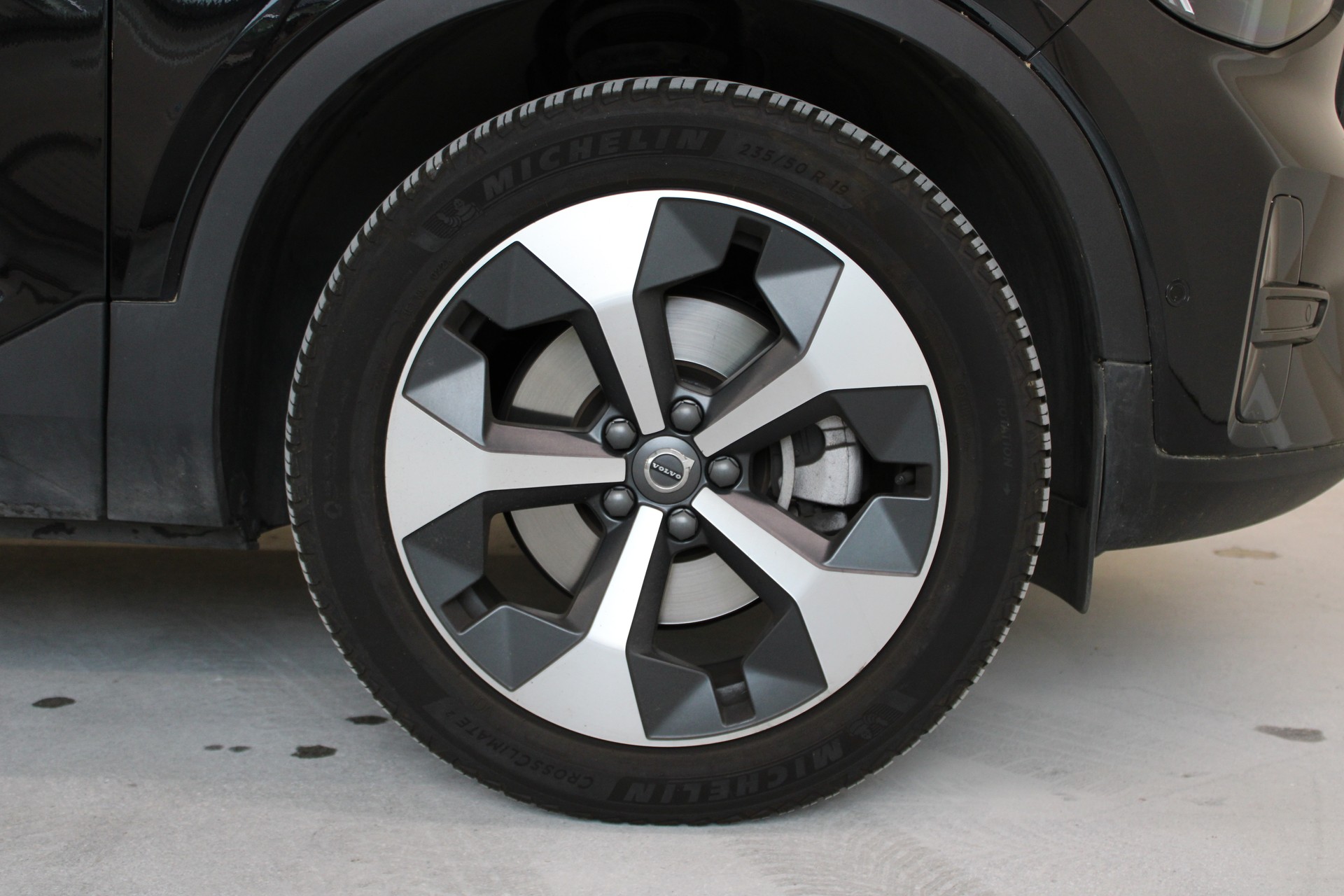 VOLVO XC40 B4 Benzin Mild Hybrid Core DCT-image-8