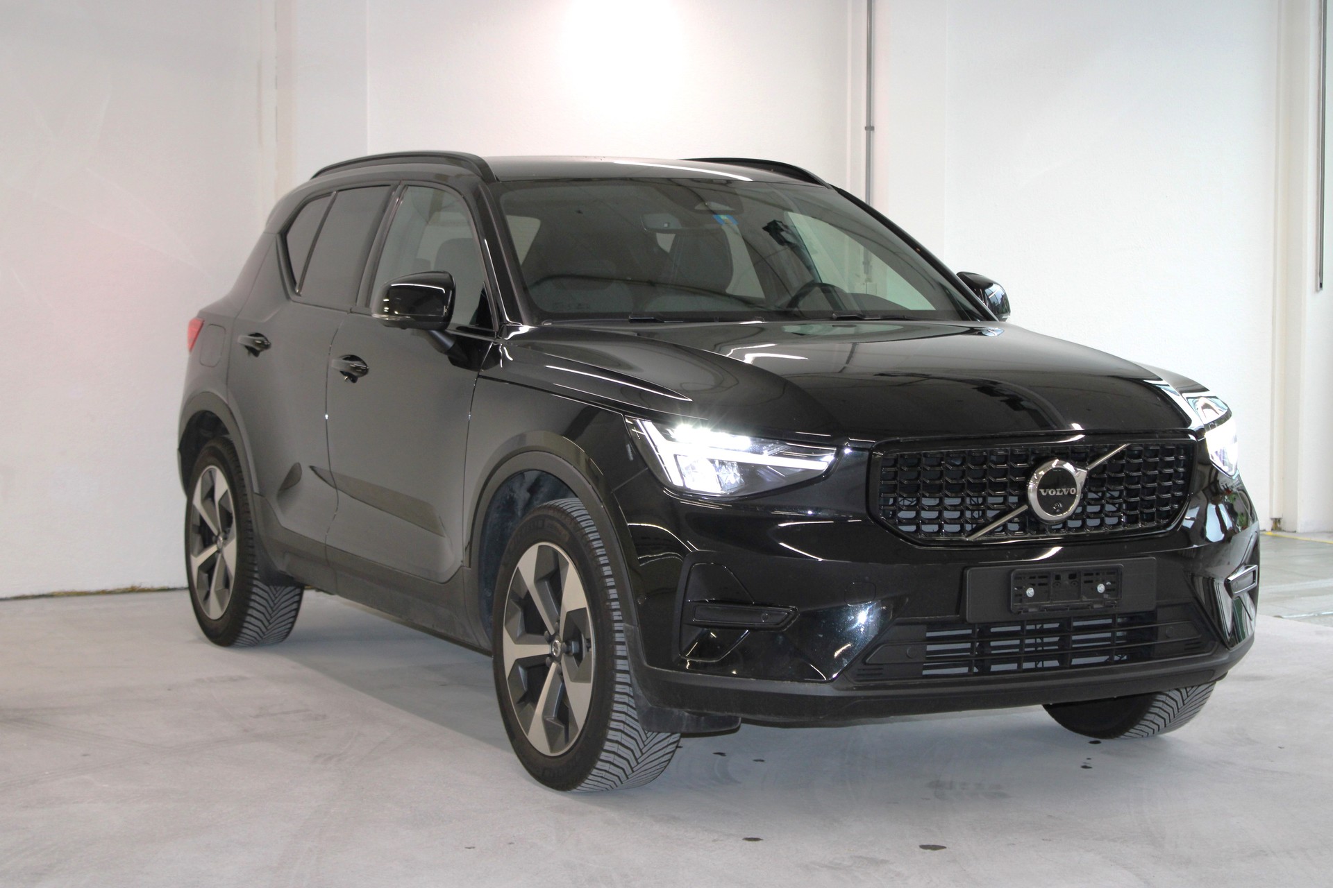 VOLVO XC40 B4 Benzin Mild Hybrid Core DCT-showroom-element-2