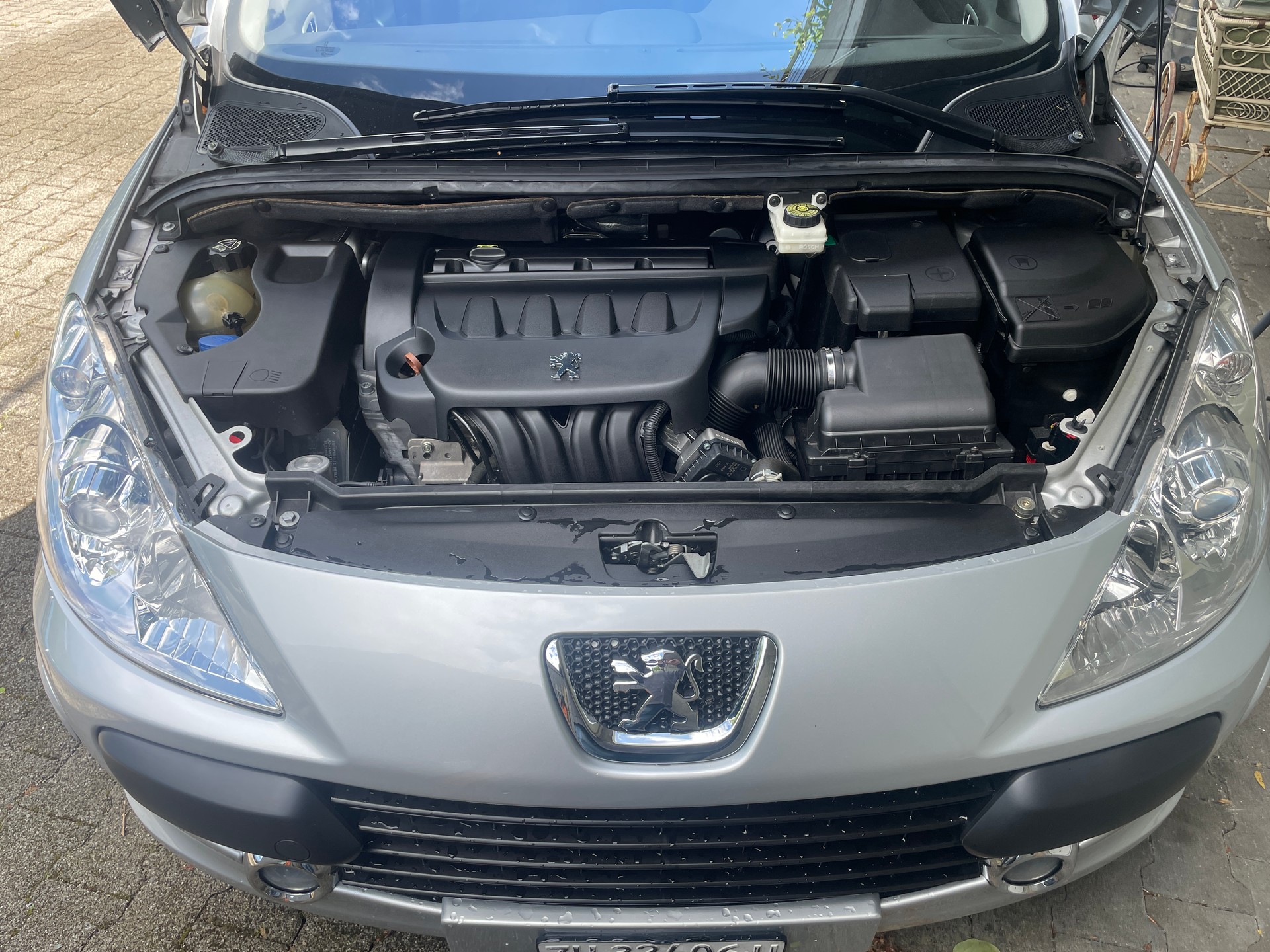 PEUGEOT 307 SW 2.0 16V Premium-image-9