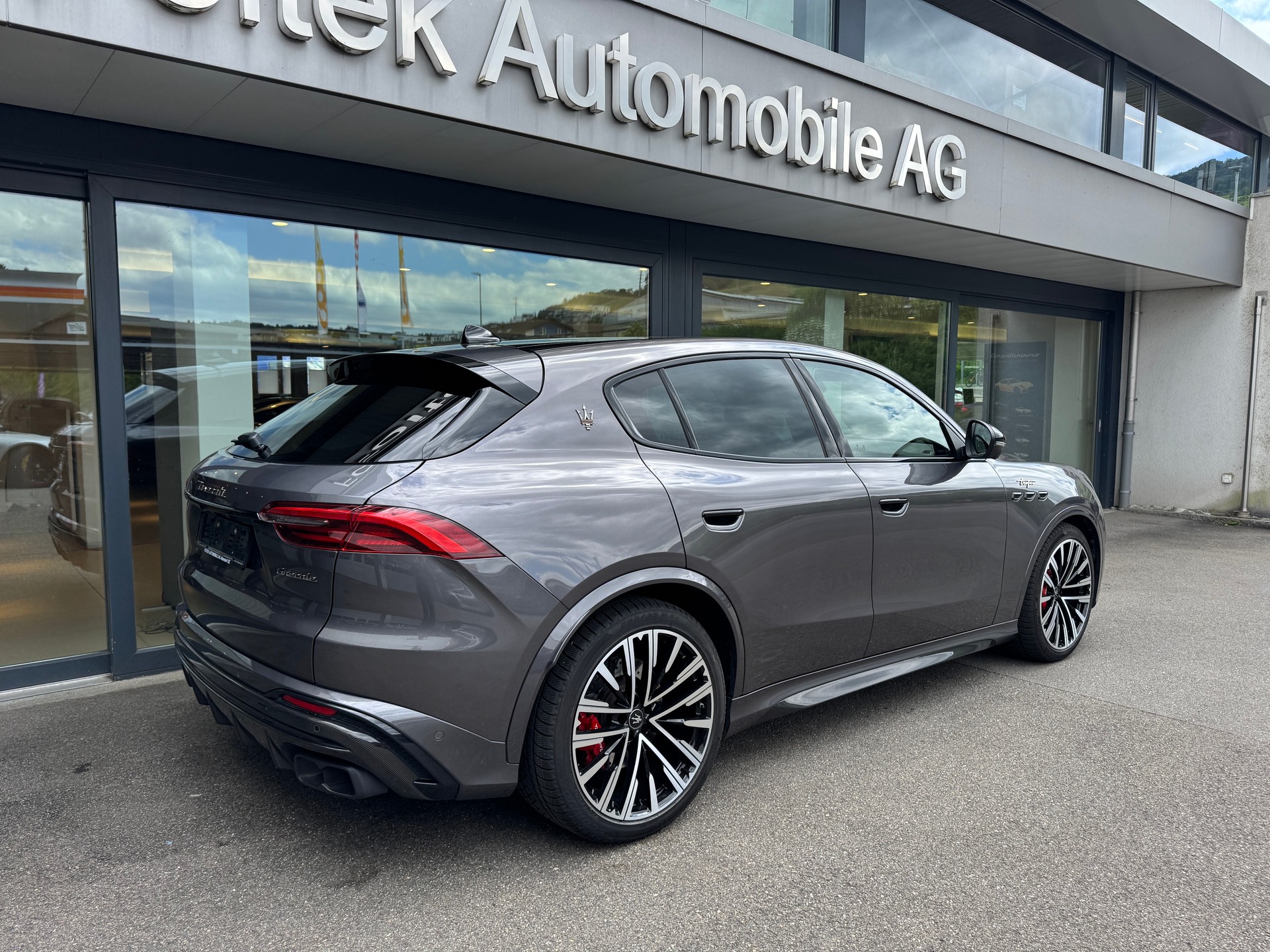 MASERATI Grecale 3.0 Trofeo-showroom-element-3