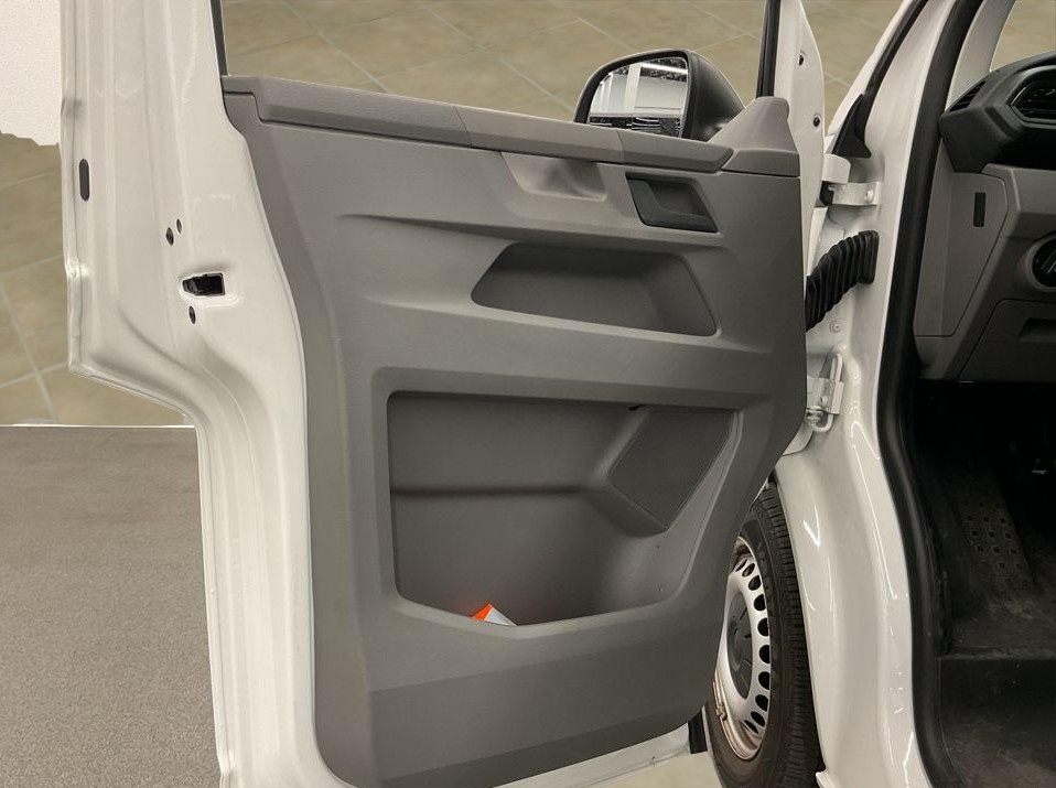 VW T6.1 2.0 TDI Entry-image-9