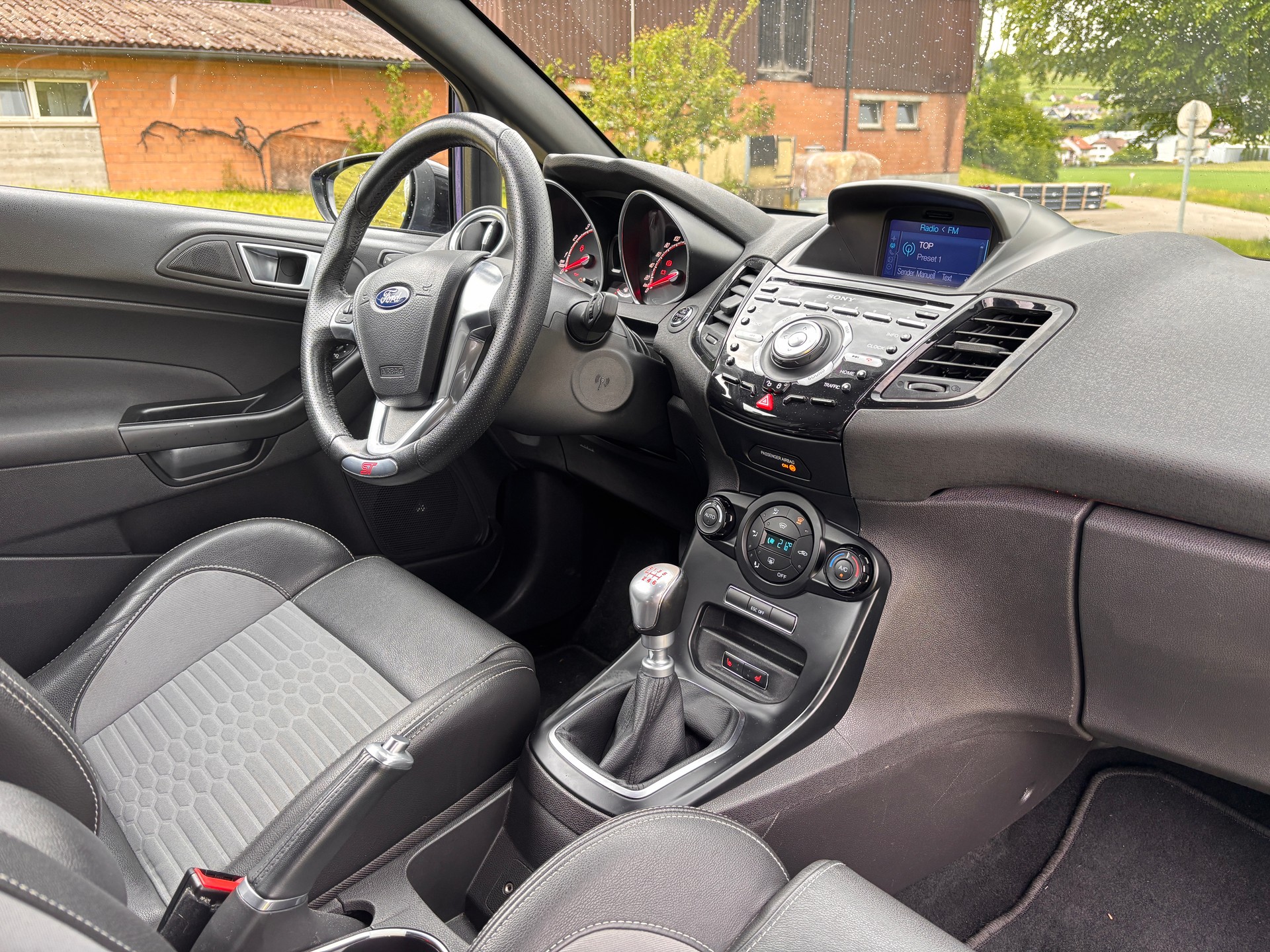 FORD 1.6 EcoB ST-2-image-2