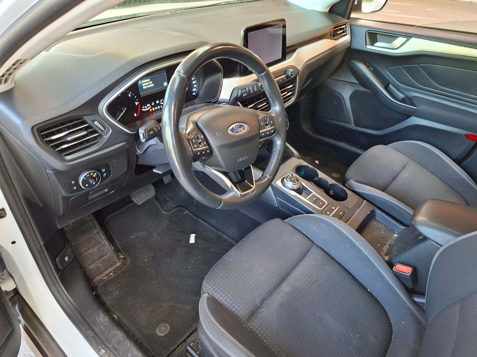 FORD Focus 1.5 TDCi ST Line Automatic-image-10