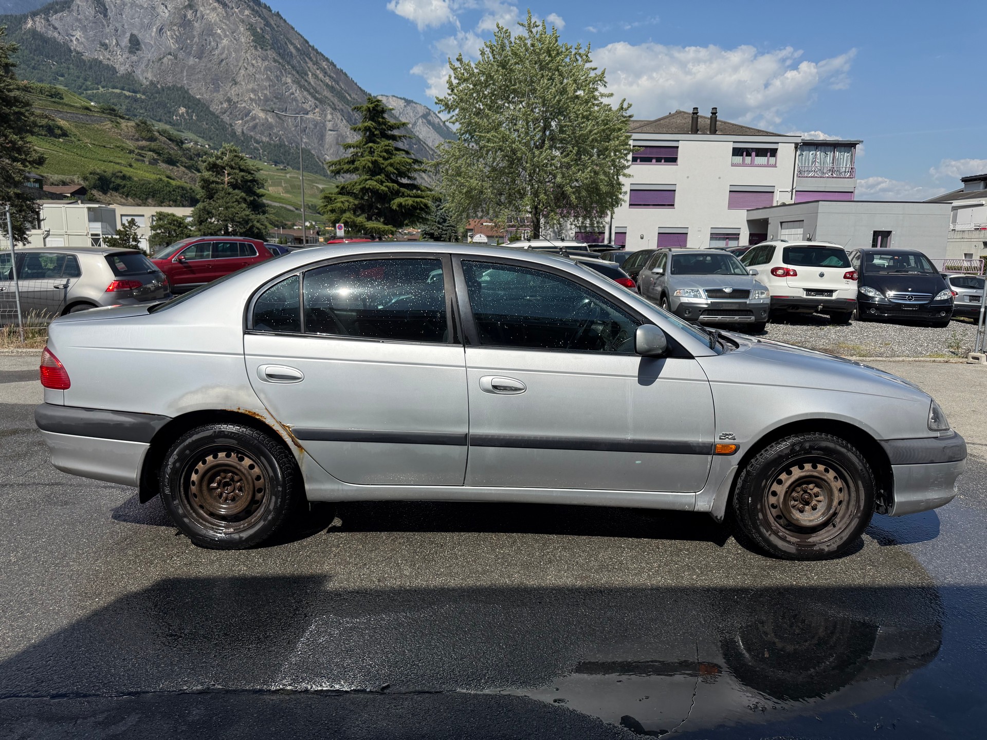 TOYOTA Avensis 2.0 VVT-i Linea Sol Sedan-image-6