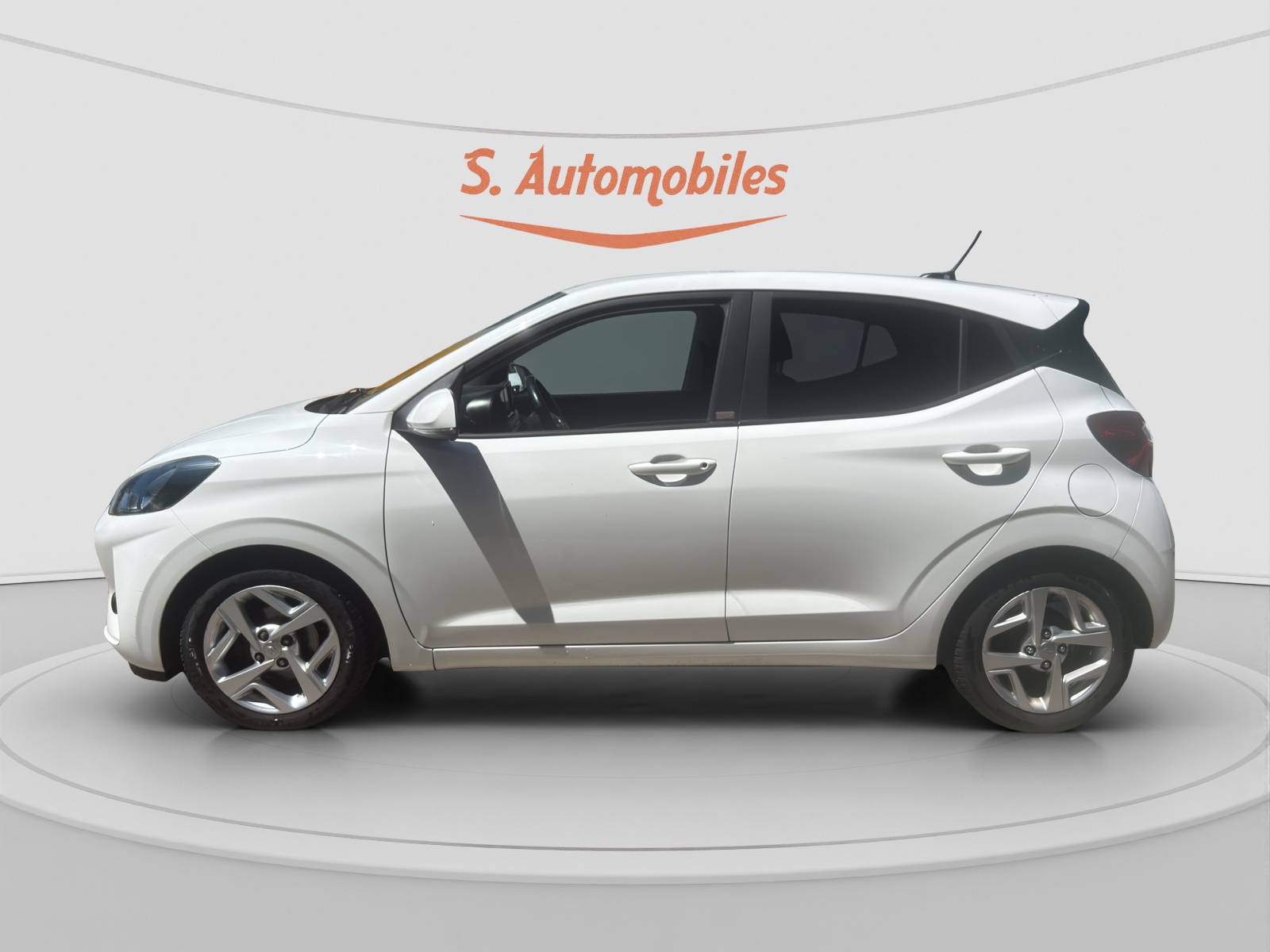 HYUNDAI i10 1.0 Launch Automat-image-2