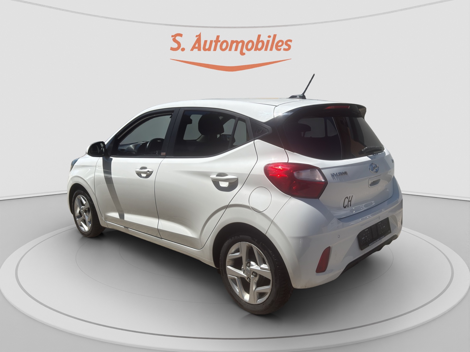 HYUNDAI i10 1.0 Launch Automat-image-3