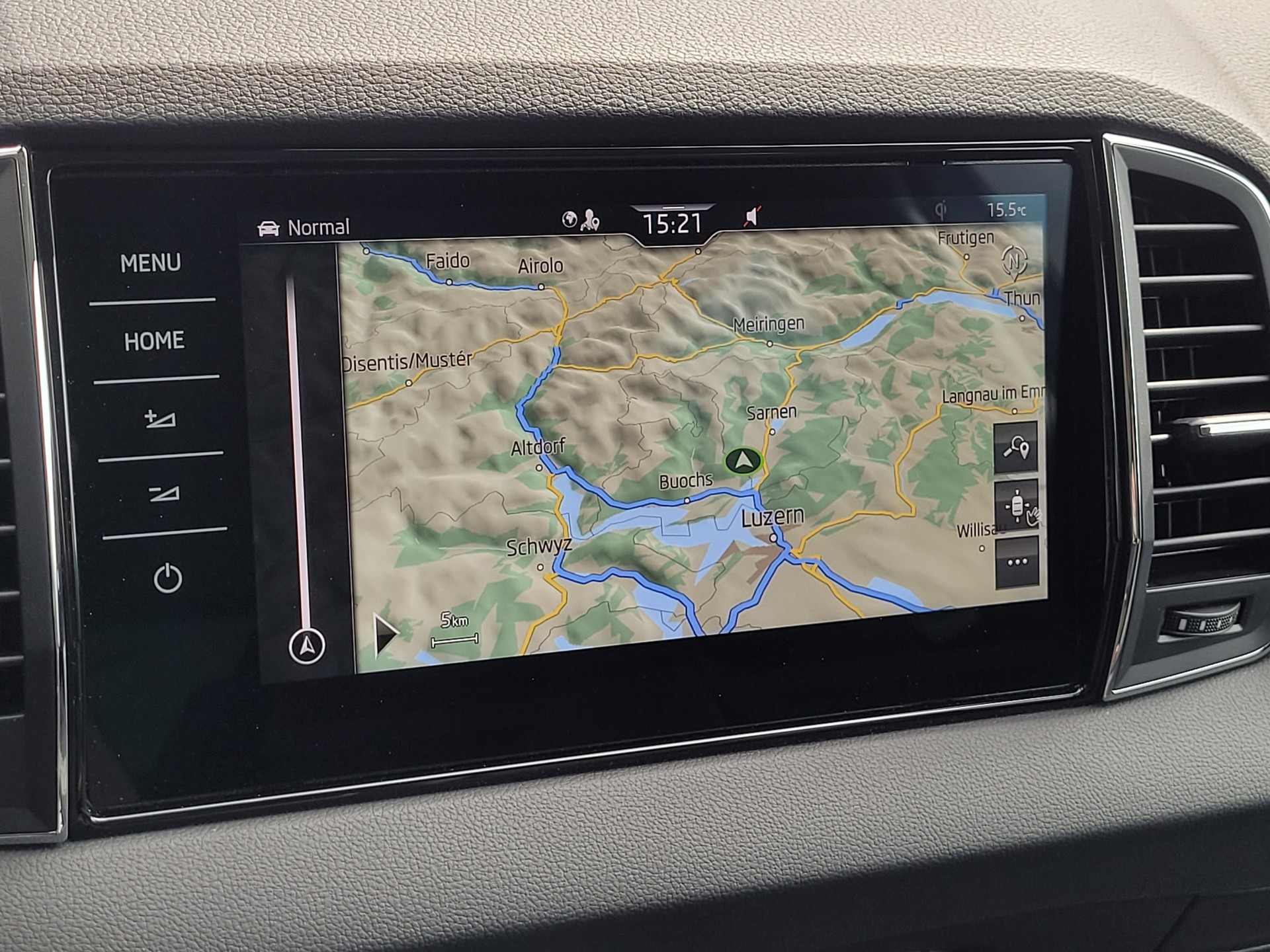 SKODA Karoq 2.0 TDI CR Style 4x4 DSG *Anhängerkupplung+8-fach bereift*-image-11