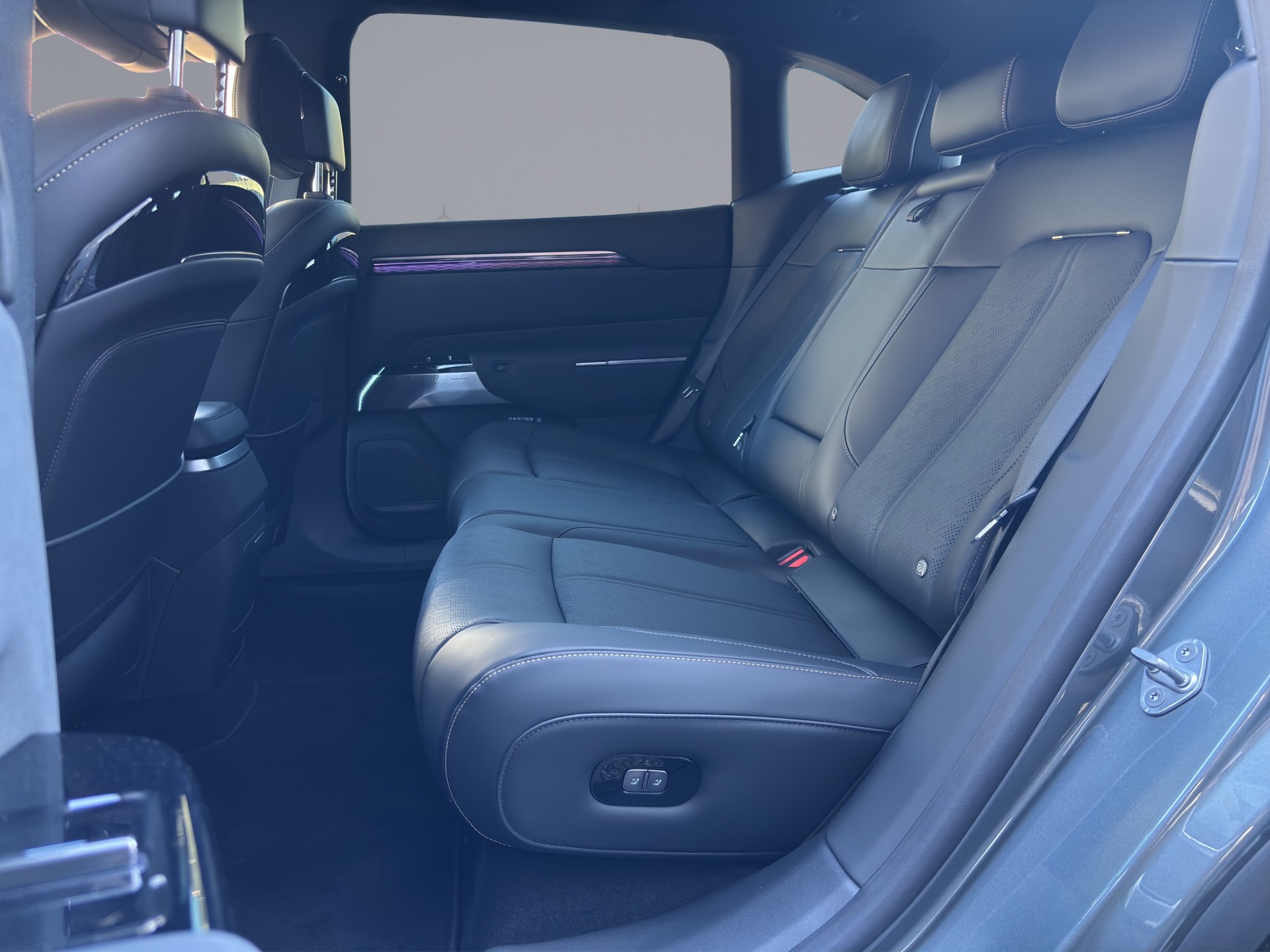 ZEEKR 7X Privilege AWD-image-11