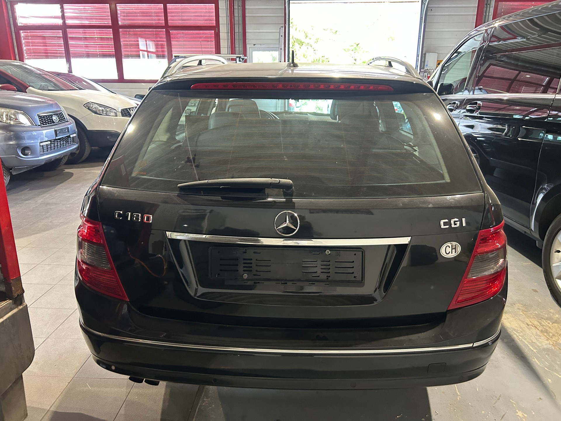MERCEDES-BENZ C 180-image-5