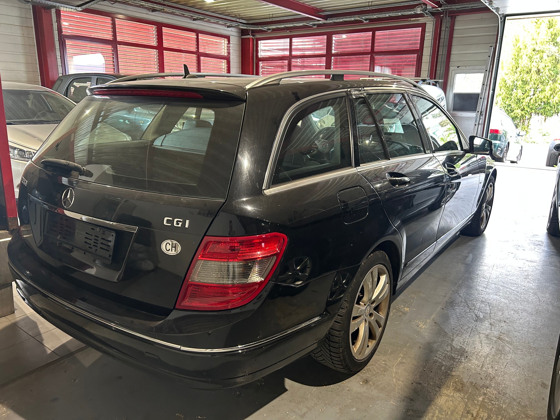 MERCEDES-BENZ C 180-image-4