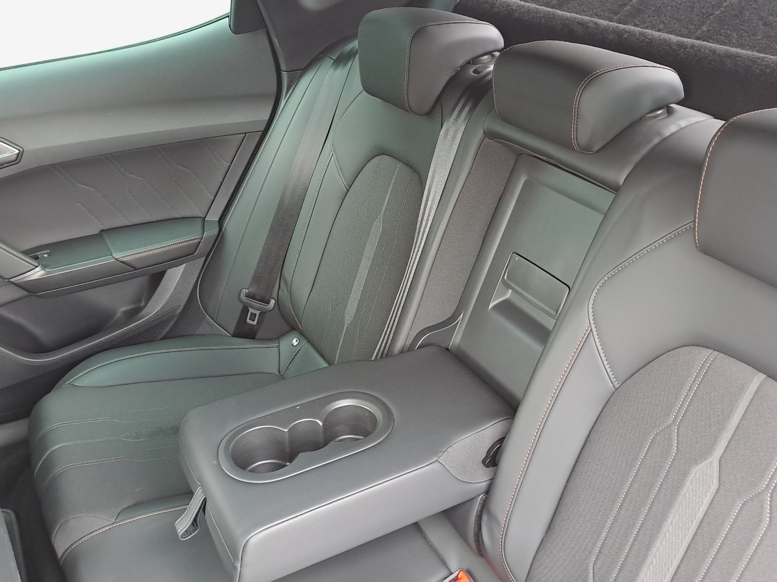 CUPRA Formentor 1.5 TSI Inicio DSG-image-11