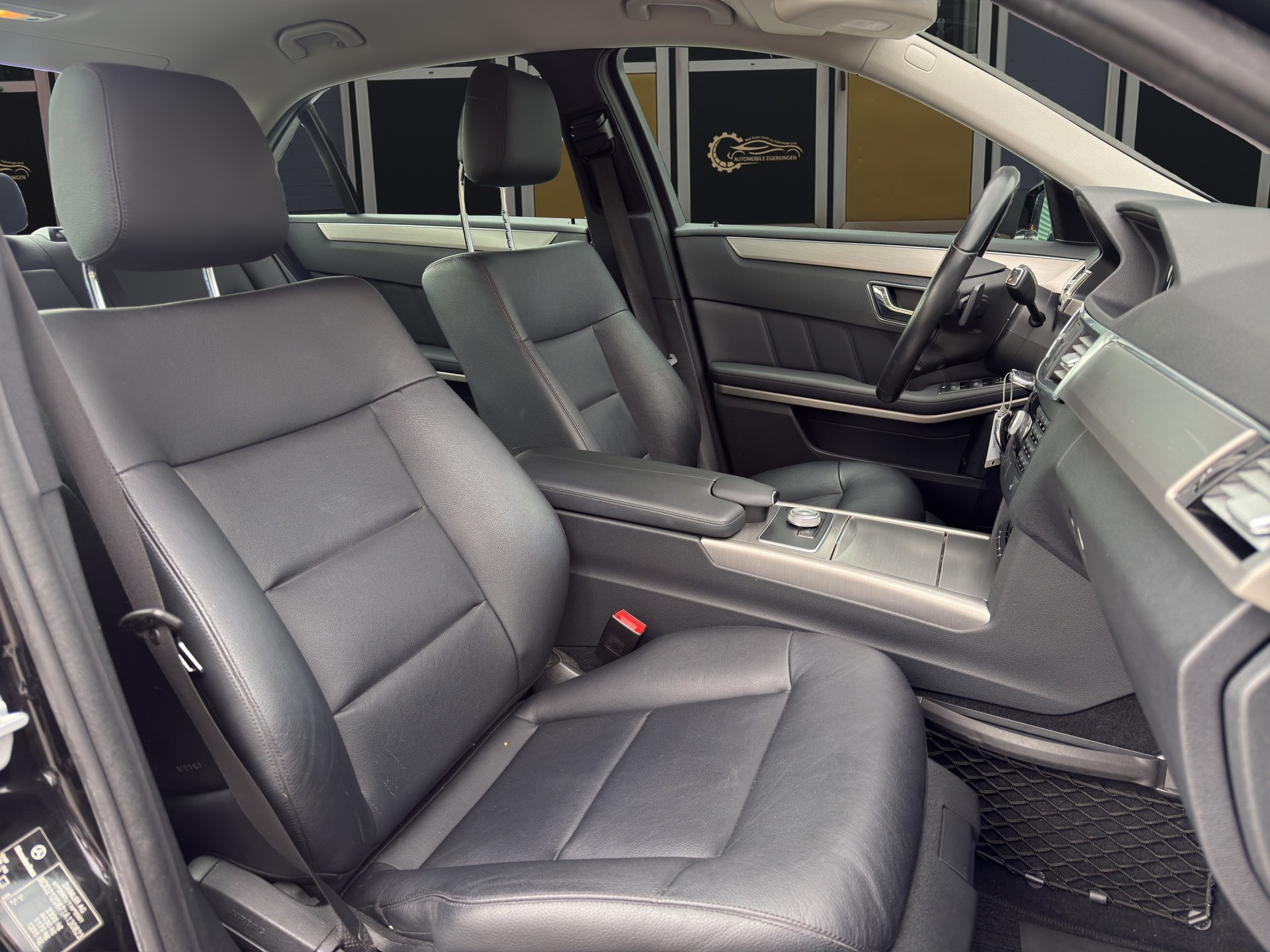 MERCEDES-BENZ E 350 V6 4matic-image-9