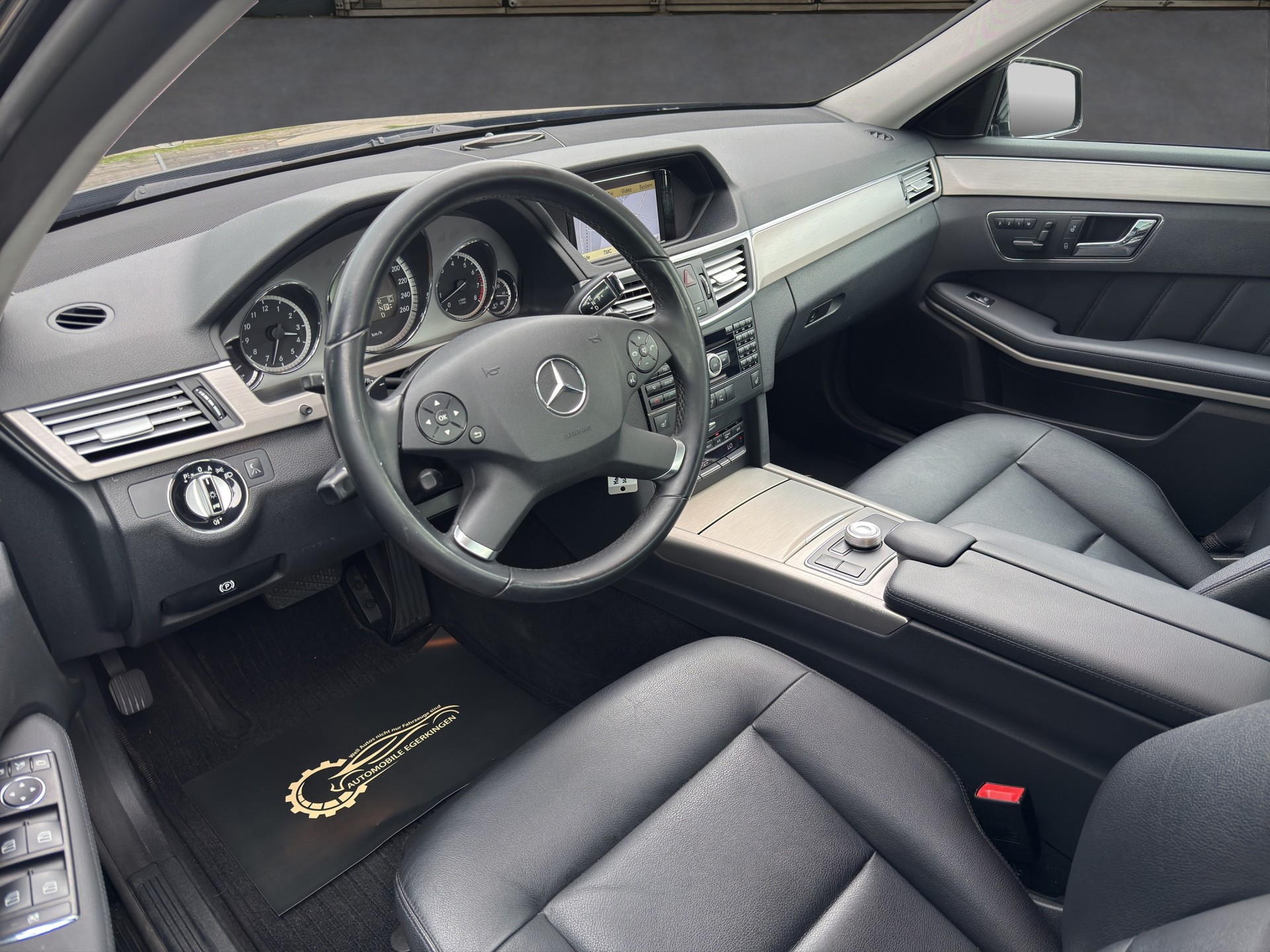 MERCEDES-BENZ E 350 V6 4matic-image-8
