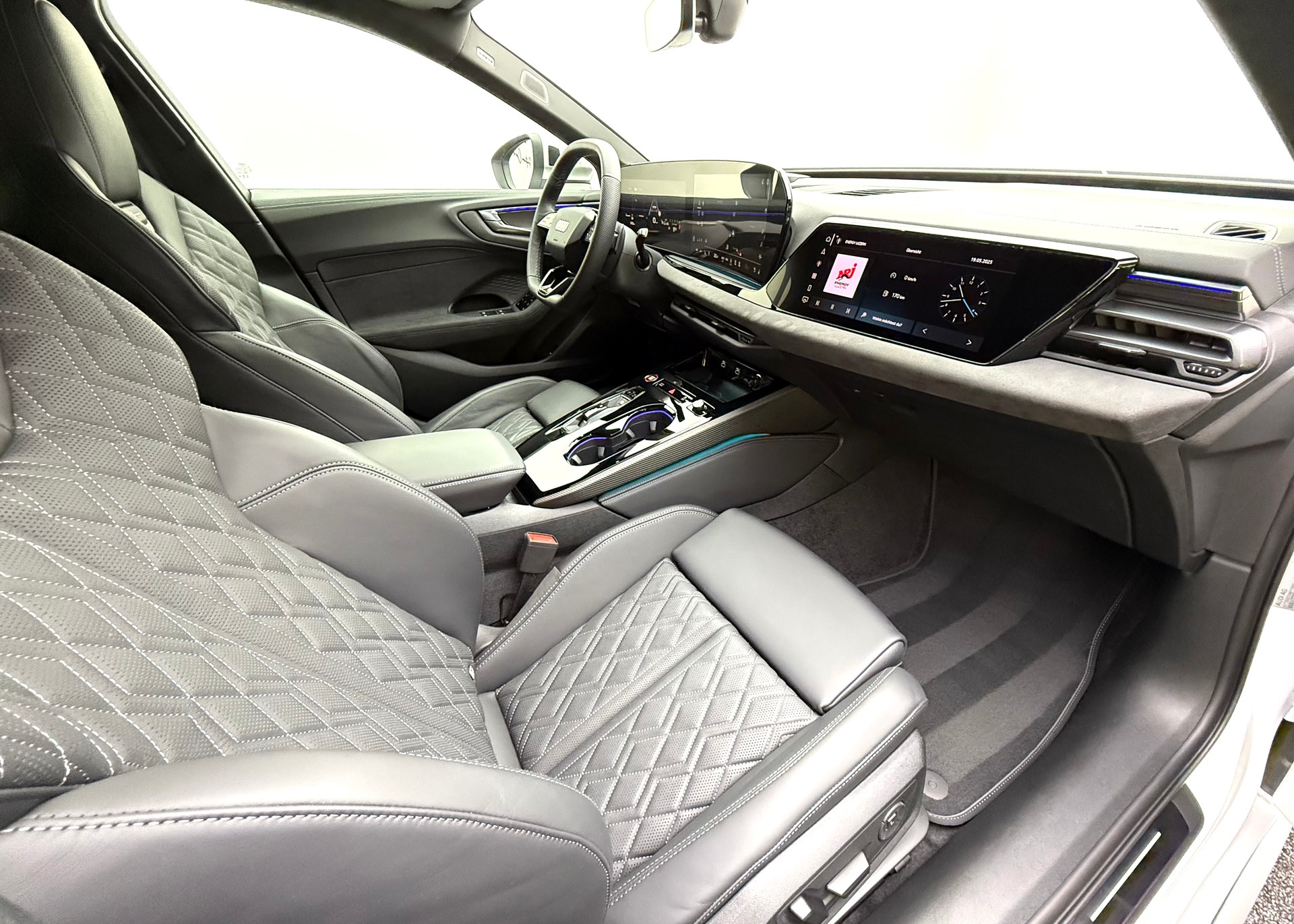 AUDI S5 Avant TFSI quattro S tronic-image-8