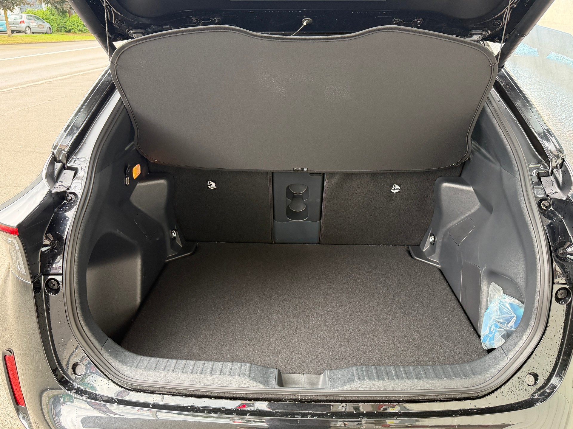 TOYOTA Yaris Cross 1.5 Premium AWDi e-CVT-image-10