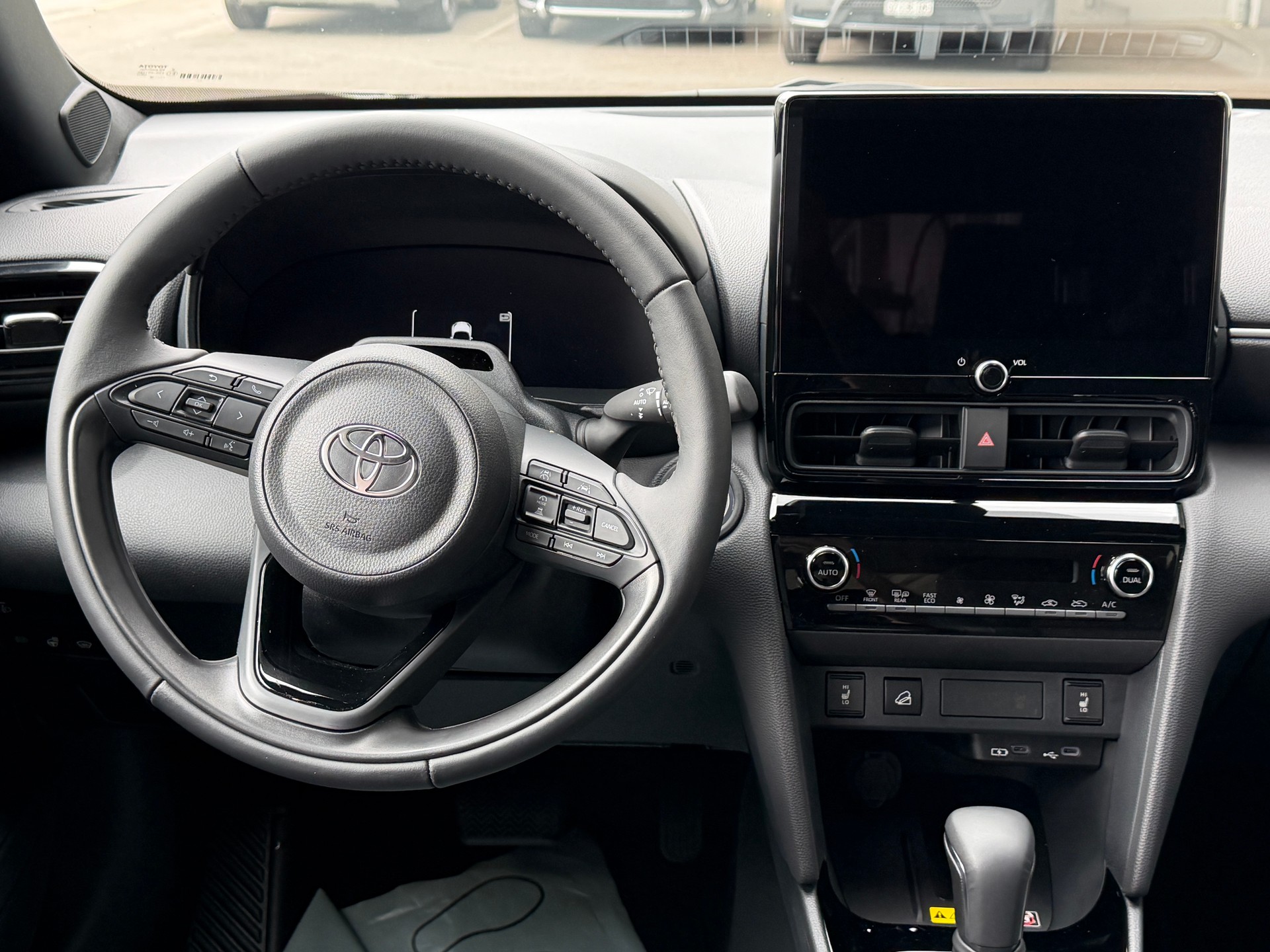 TOYOTA Yaris Cross 1.5 Premium AWDi e-CVT-image-7