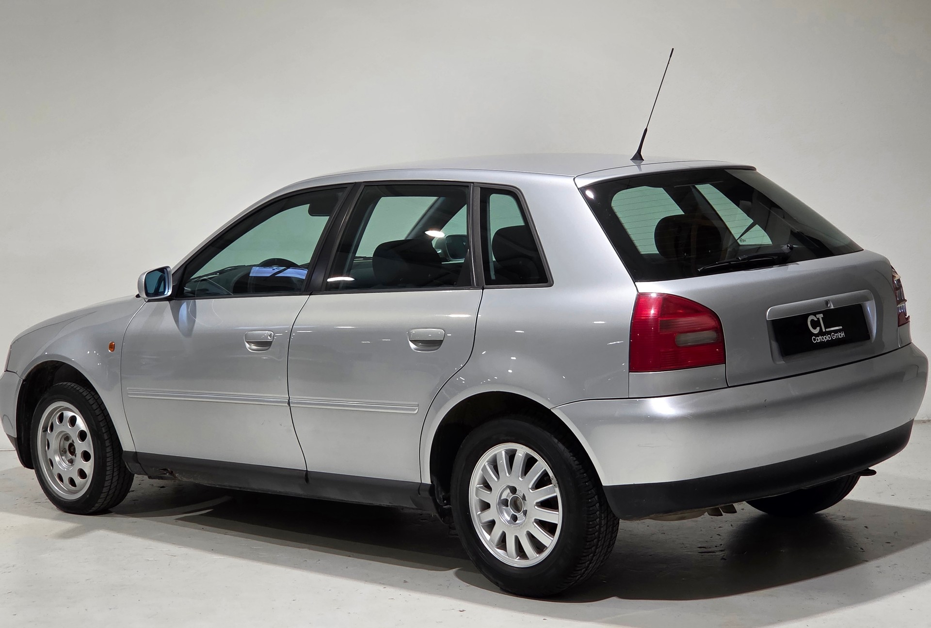 AUDI A3 1.8 T Ambiente-showroom-element-2