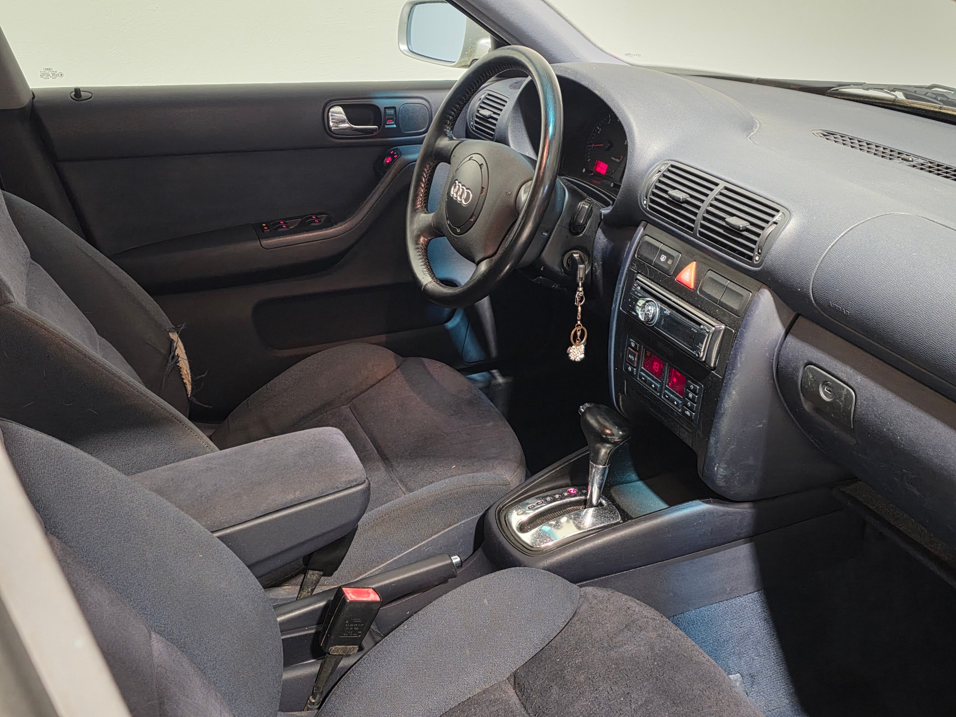 AUDI A3 1.8 T Ambiente-image-8