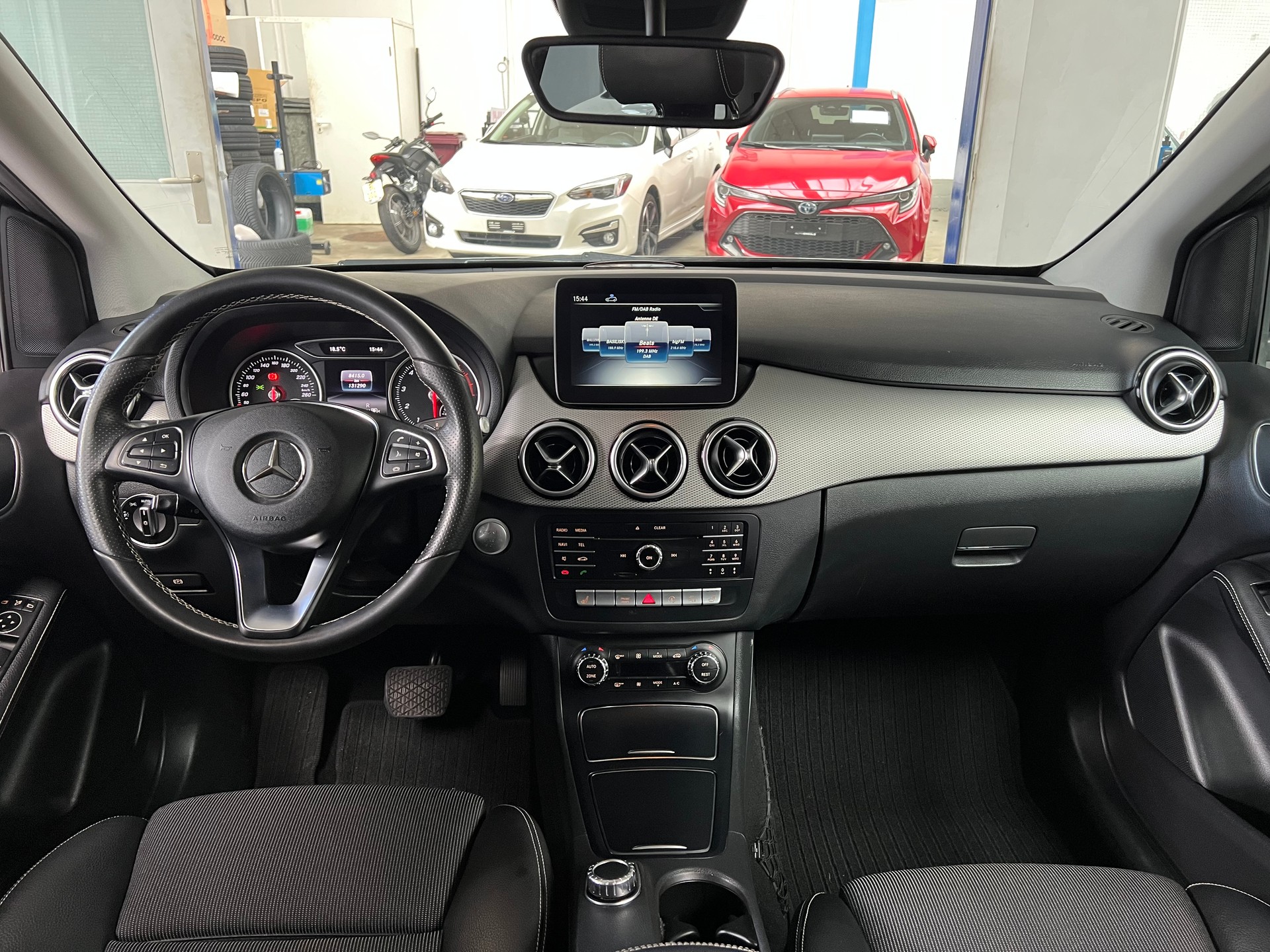MERCEDES-BENZ B 220 Urban 4Matic 7G-DCT-image-4
