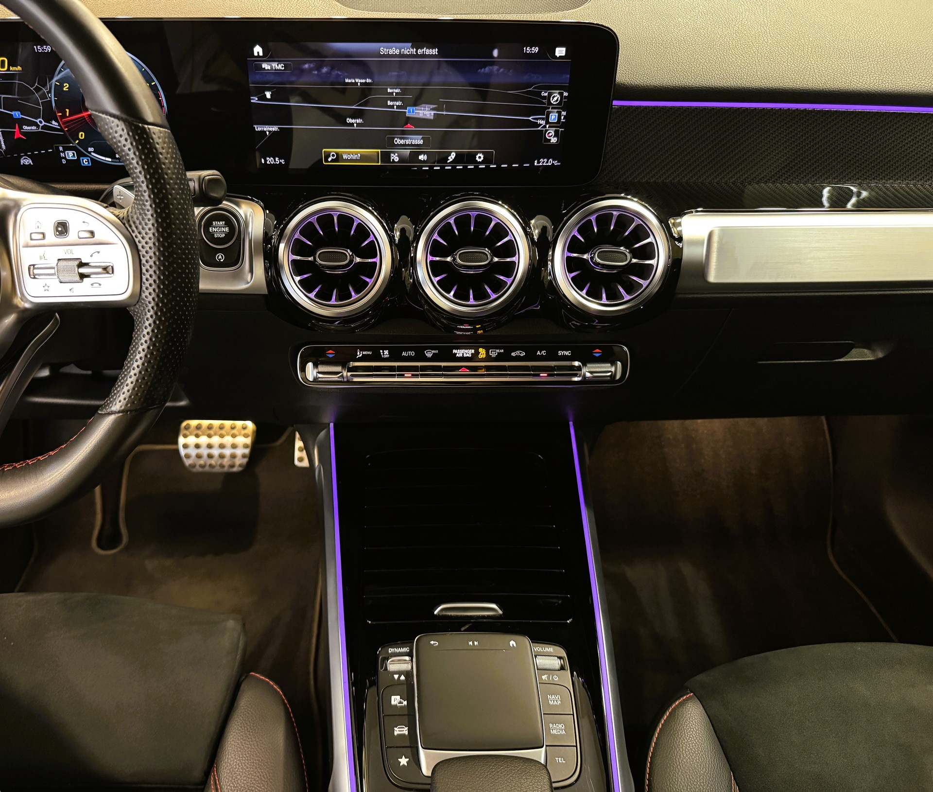 MERCEDES-BENZ GLB 200 4Matic AMG Line 8G-Tronic-image-15