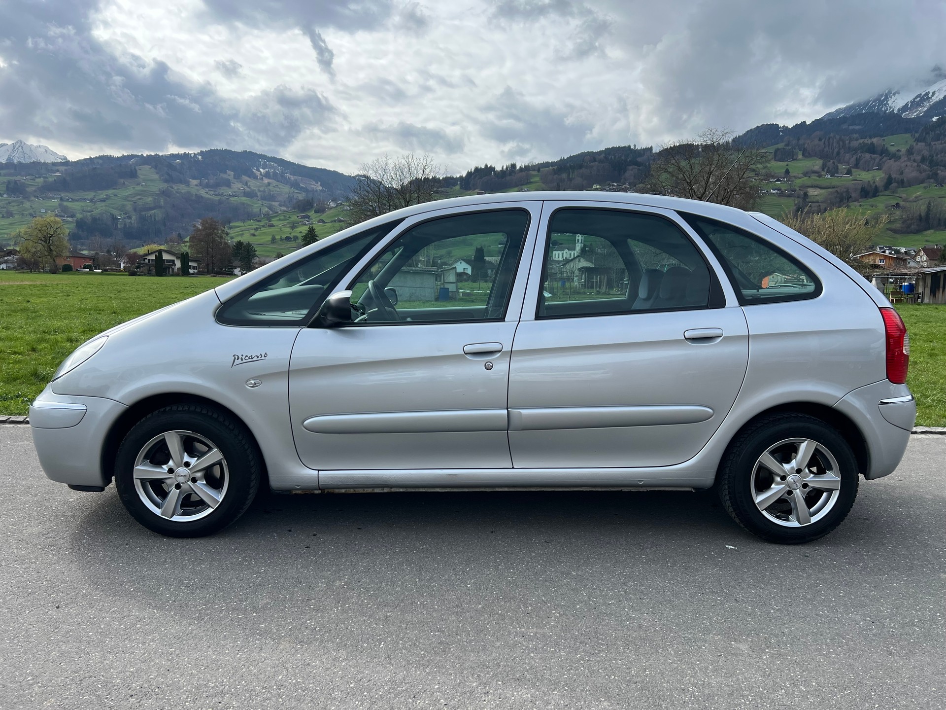 CITROEN Xsara Picasso 2.0i 16V Exclusive Automatic-image-1