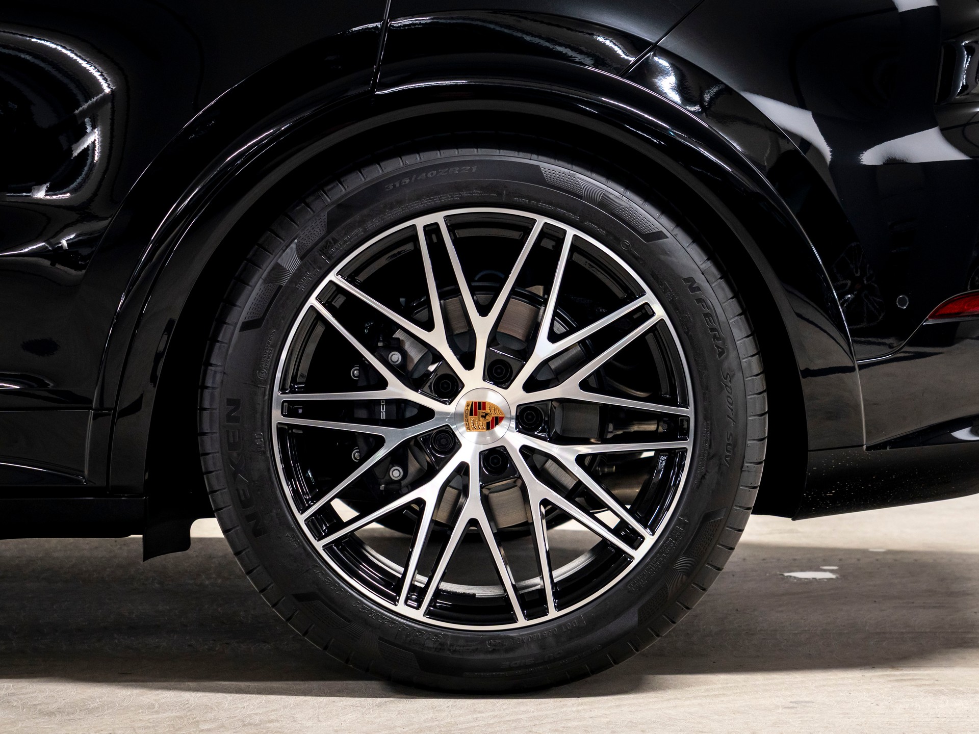 PORSCHE Cayenne Coupé Black Edition Tiptronic-image-24
