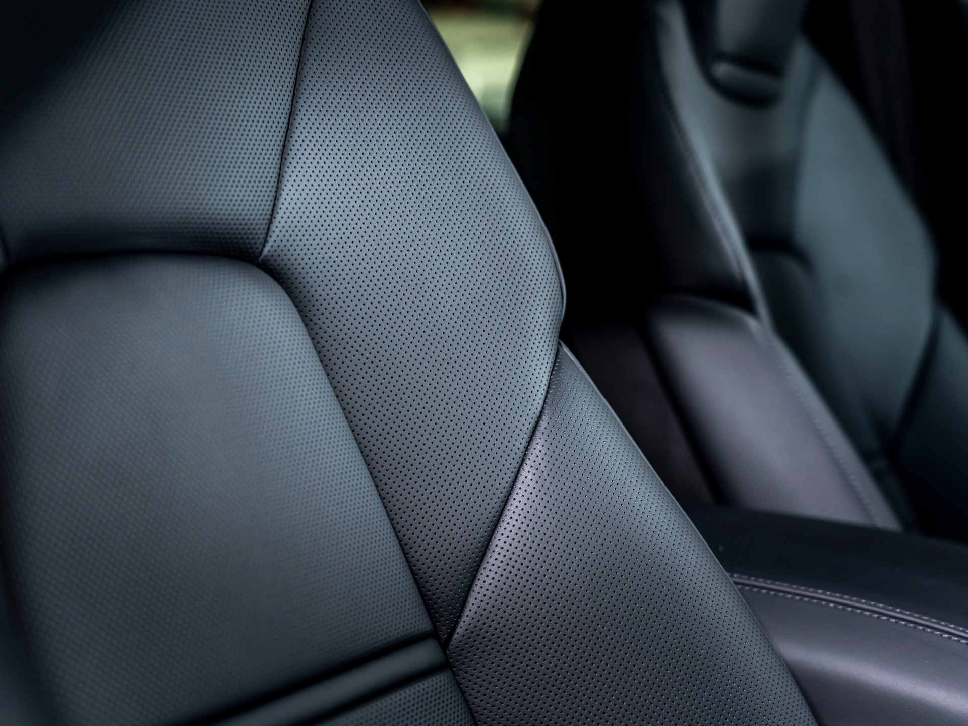 PORSCHE Cayenne Coupé Black Edition Tiptronic-image-16