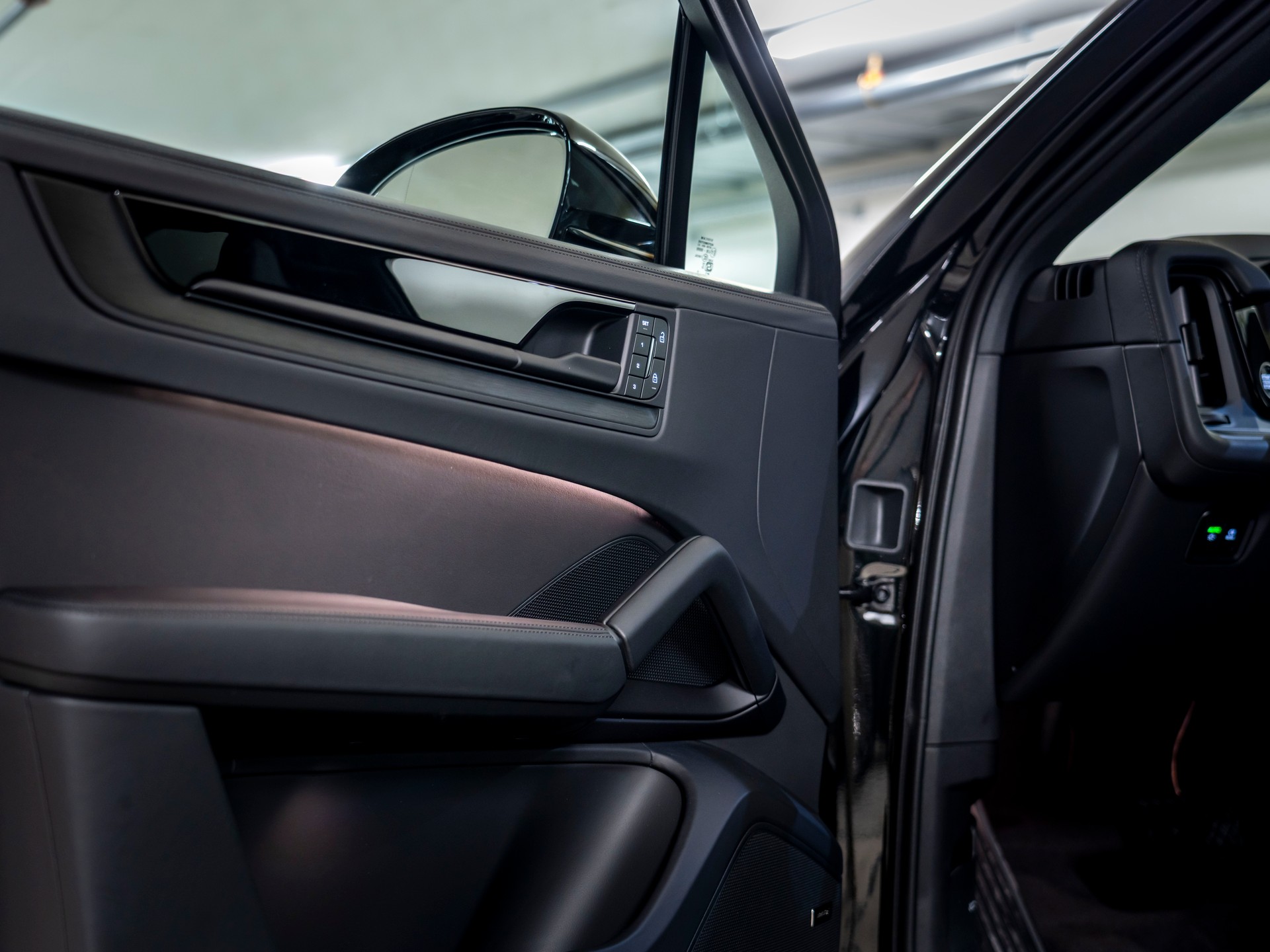 PORSCHE Cayenne Coupé Black Edition Tiptronic-image-15