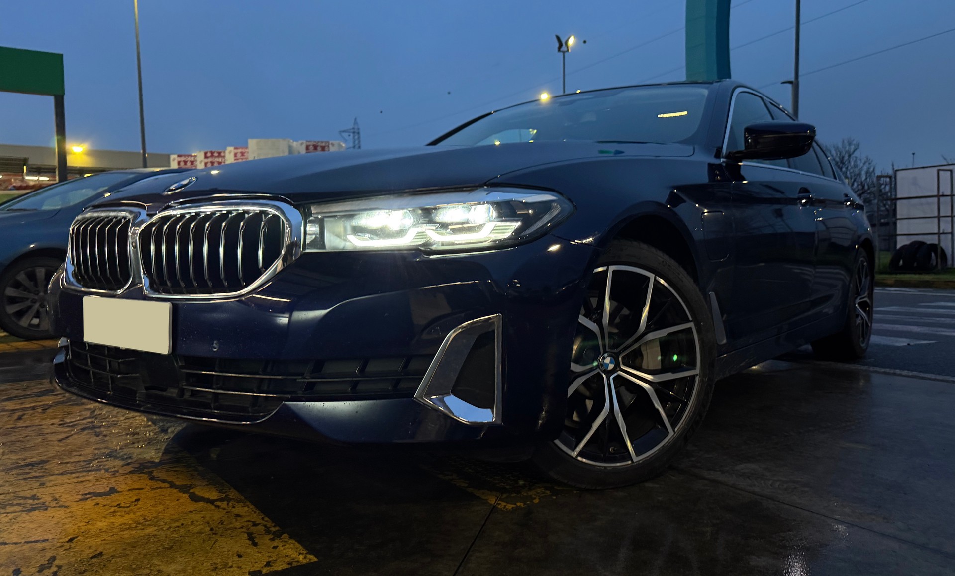 BMW 530e xDrive G30 LCI M LOOK-image-30