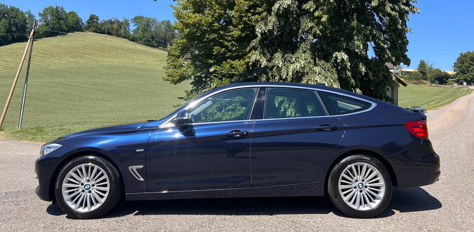 BMW 328i GT xDrive Luxury Line Steptronic-showroom-element-1