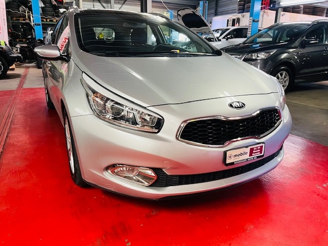 KIA Cee'd Sportswagon 1.6 GDi Style-image-2