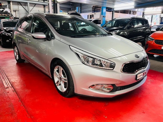 KIA Cee'd Sportswagon 1.6 GDi Style-image-4