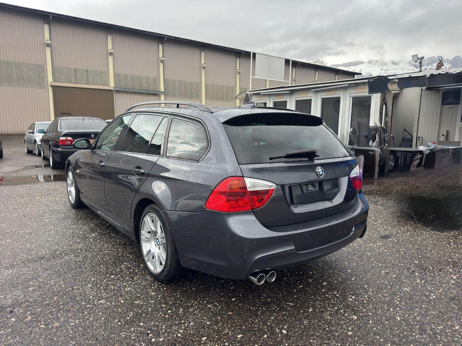 BMW 330xd Touring-image-3
