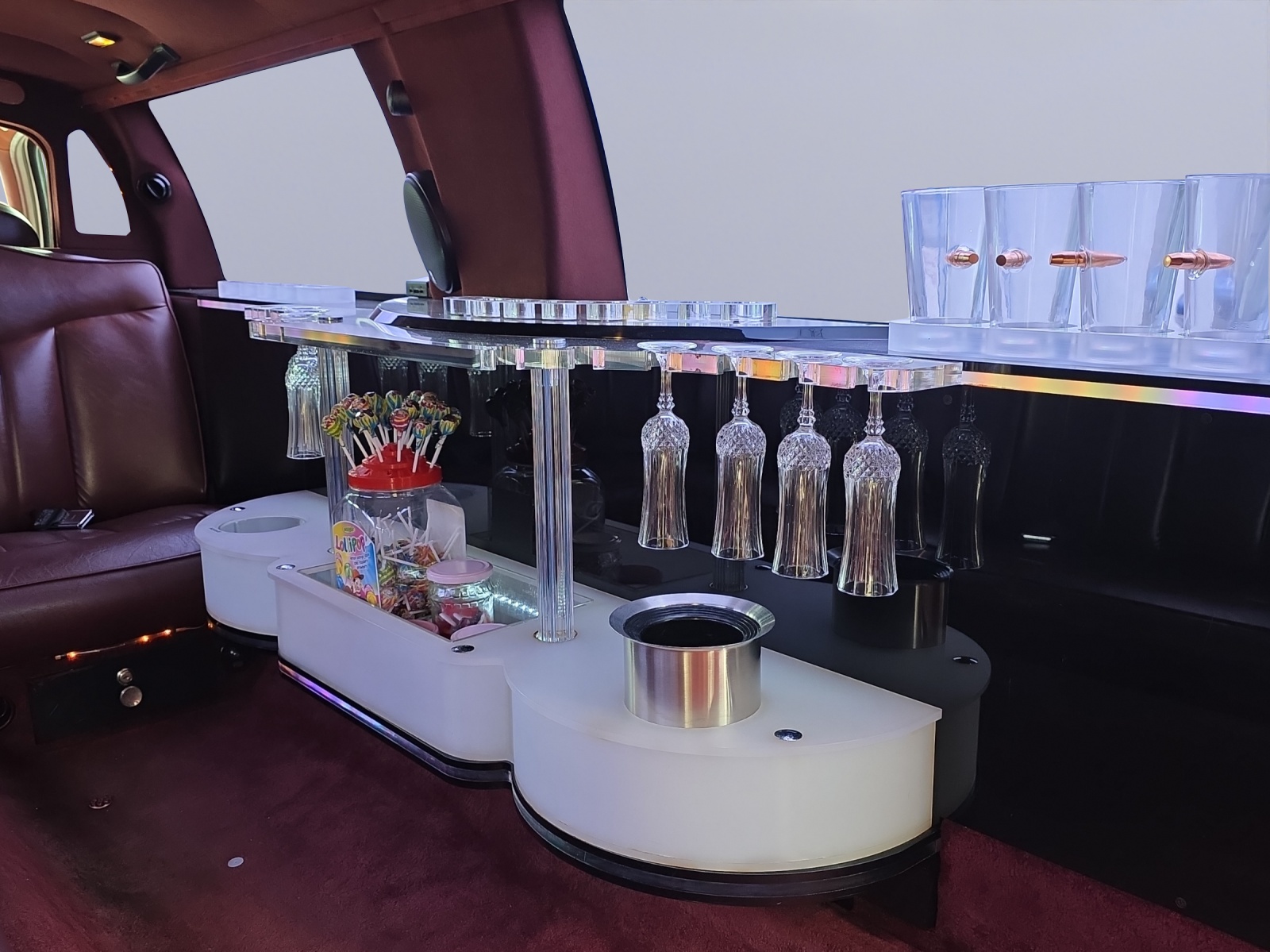 LINCOLN Town Car-image-11