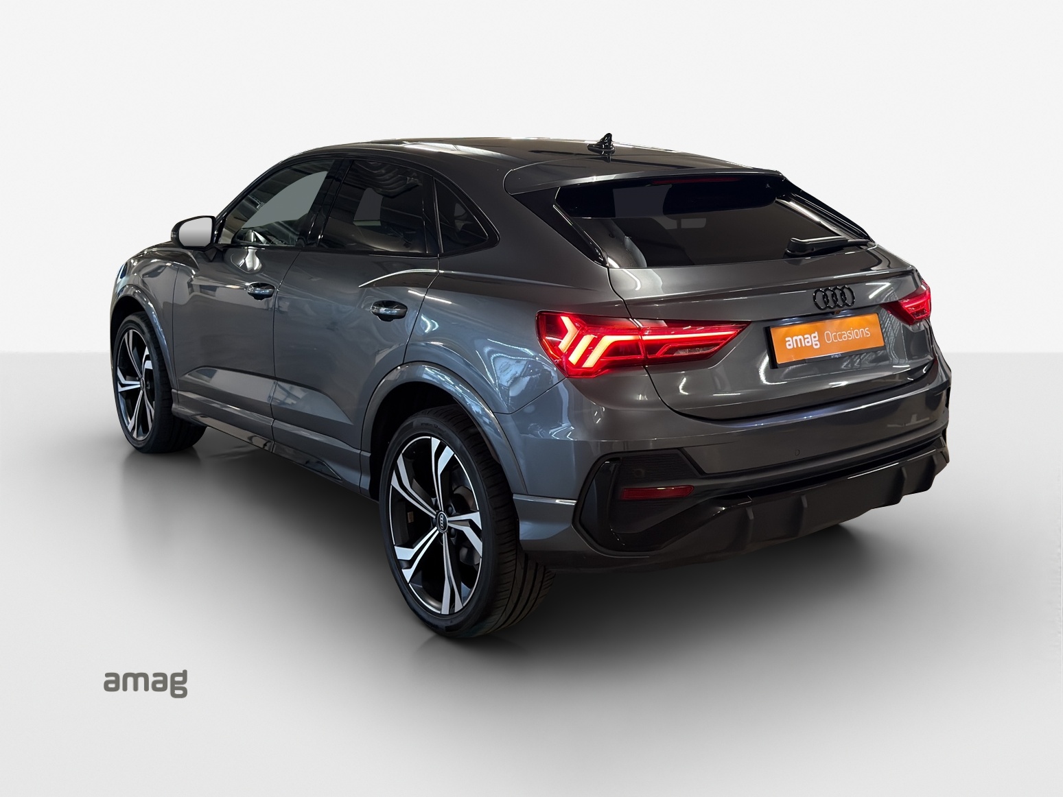 AUDI Q3 Sportback 35 TFSI S line Attraction S-tronic-showroom-element-2
