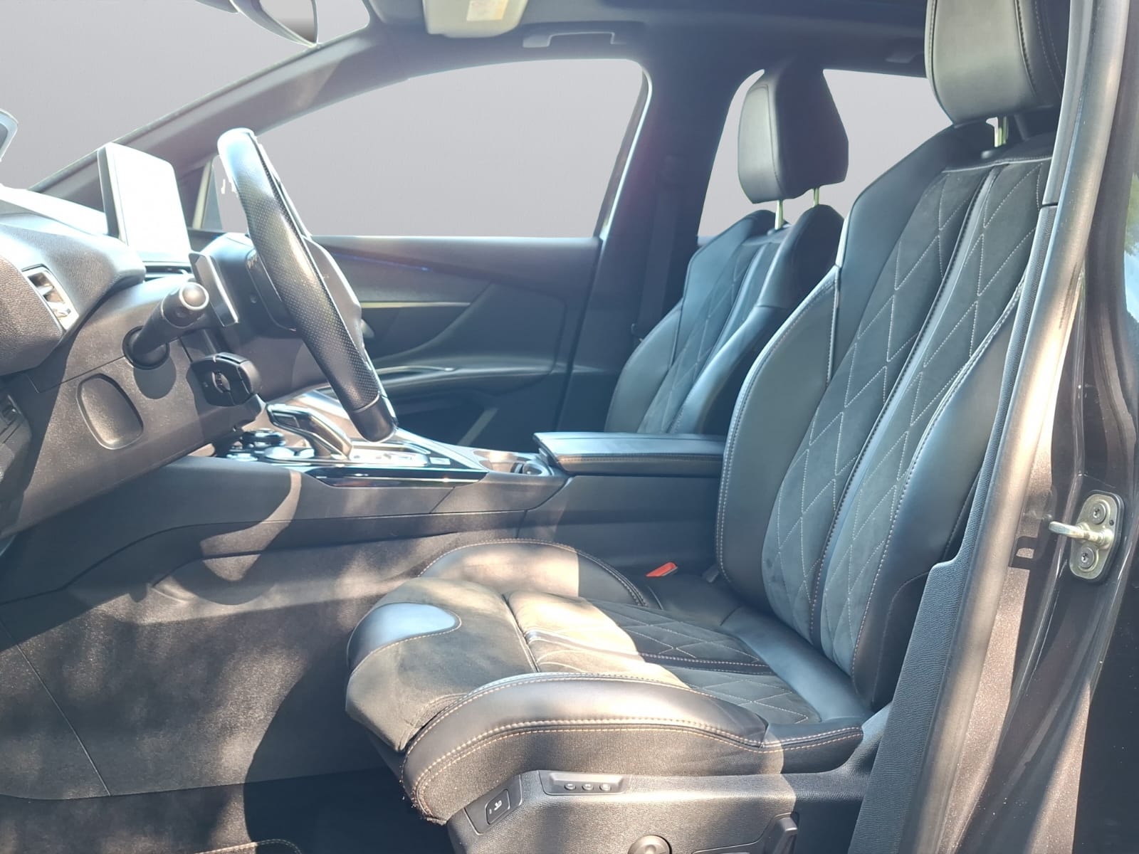 PEUGEOT 3008 2.0 BlueHDi GT EAT-image-10