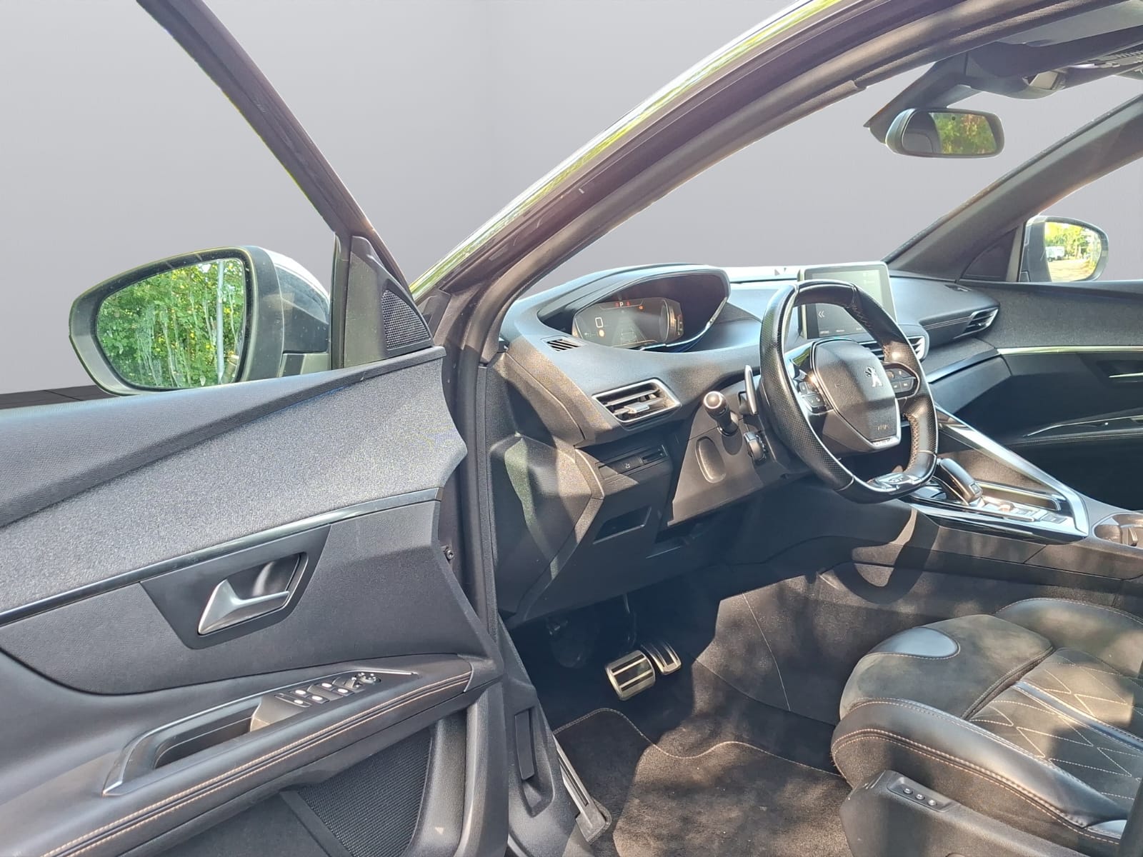 PEUGEOT 3008 2.0 BlueHDi GT EAT-image-11