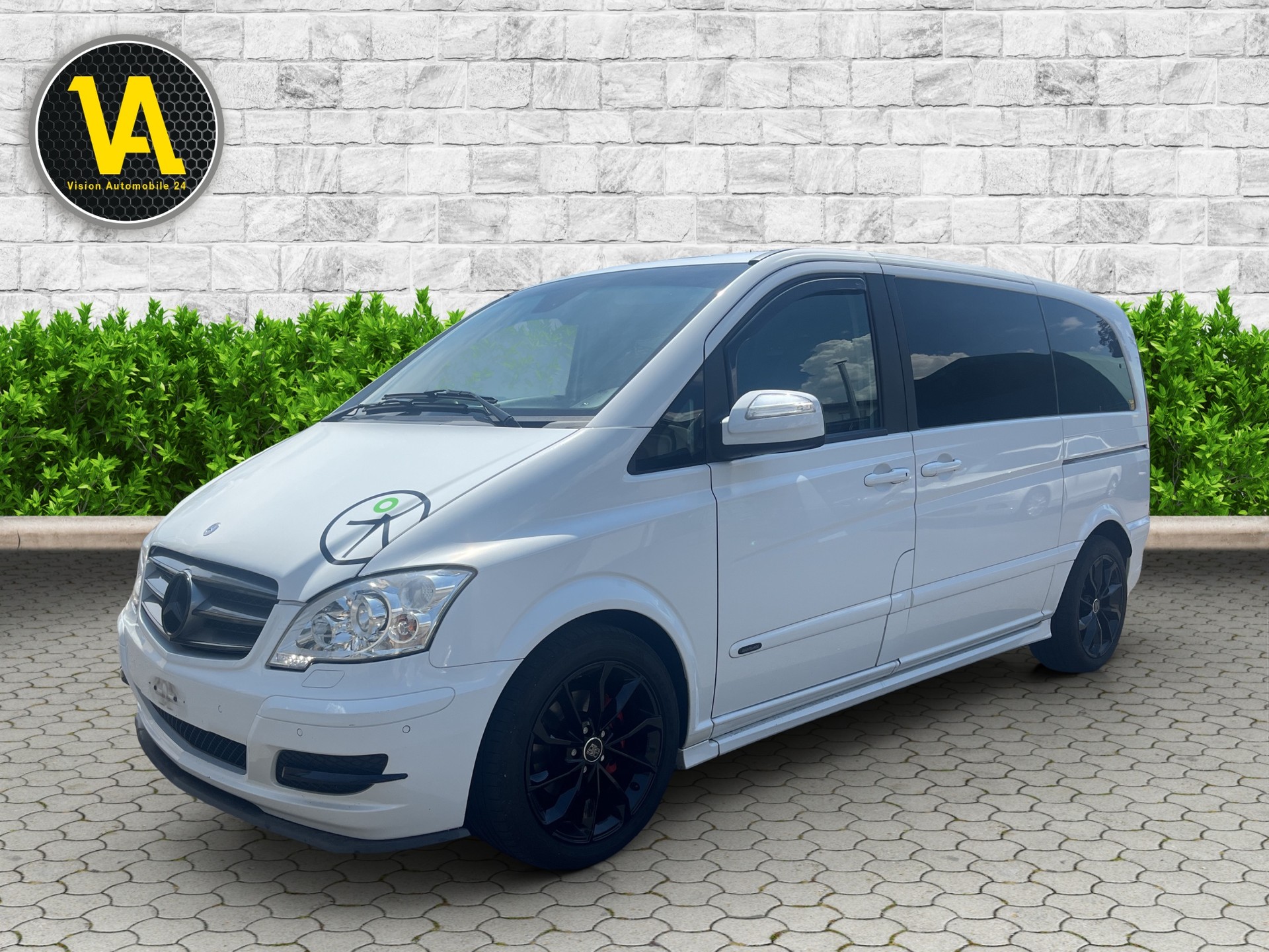 MERCEDES-BENZ Viano 3.0 CDI Blue Eff. Grand Ed. Avantgarde A, 6 Places-showroom-element-3