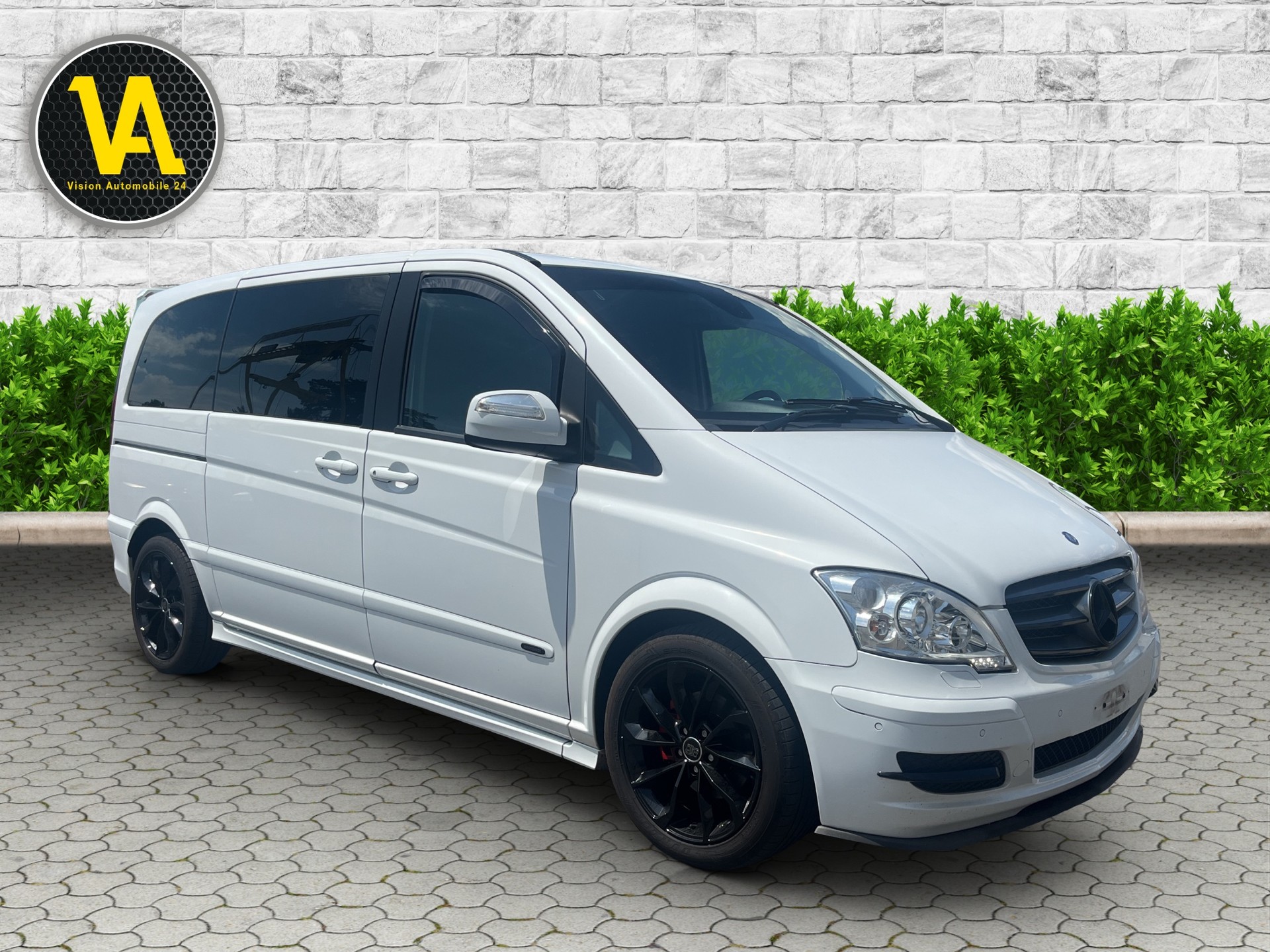 MERCEDES-BENZ Viano 3.0 CDI Blue Eff. Grand Ed. Avantgarde A, 6 Places-showroom-element-1