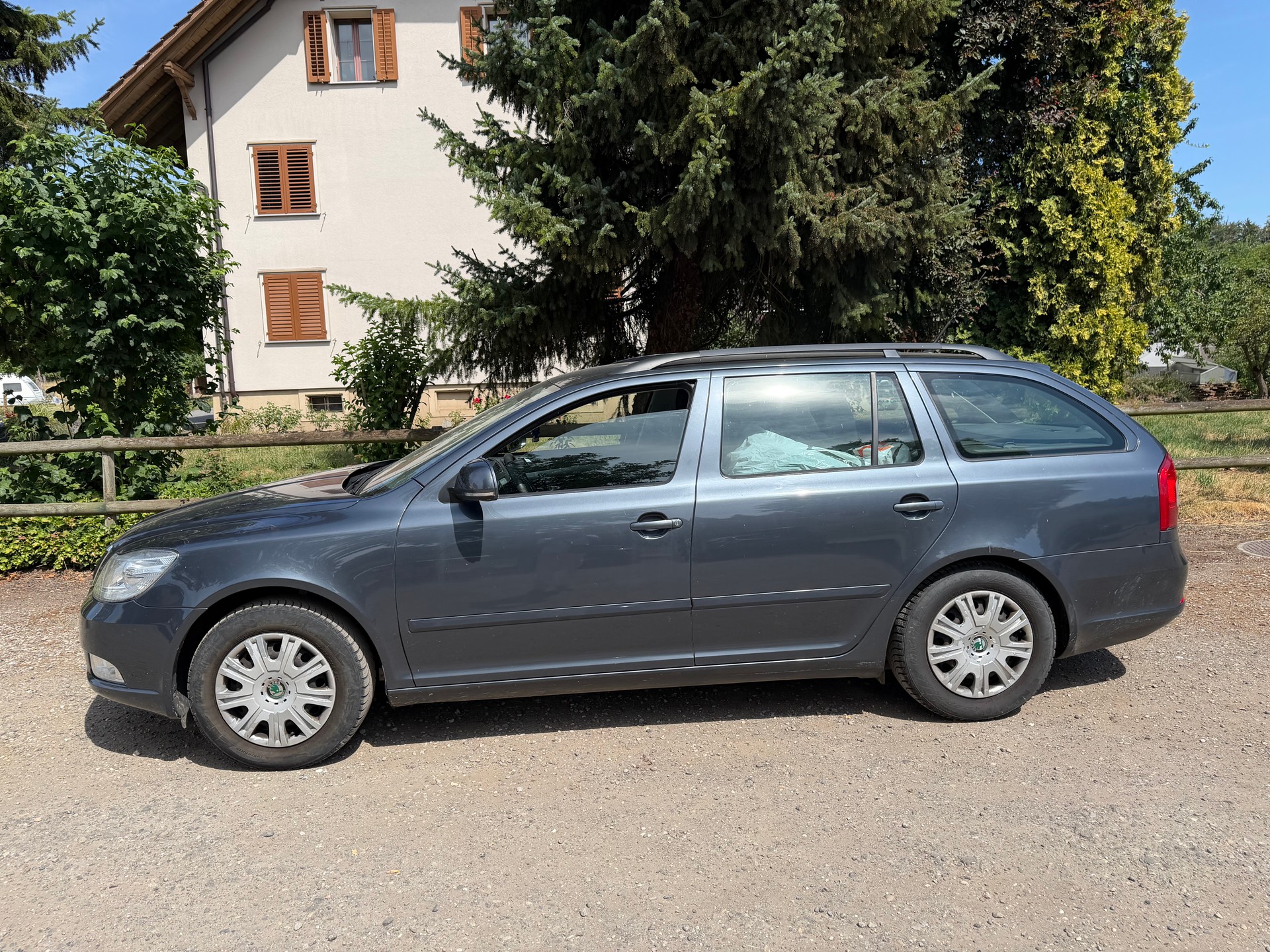SKODA Octavia Combi 1.8 TSI Laurin & Klement DSG-image-7