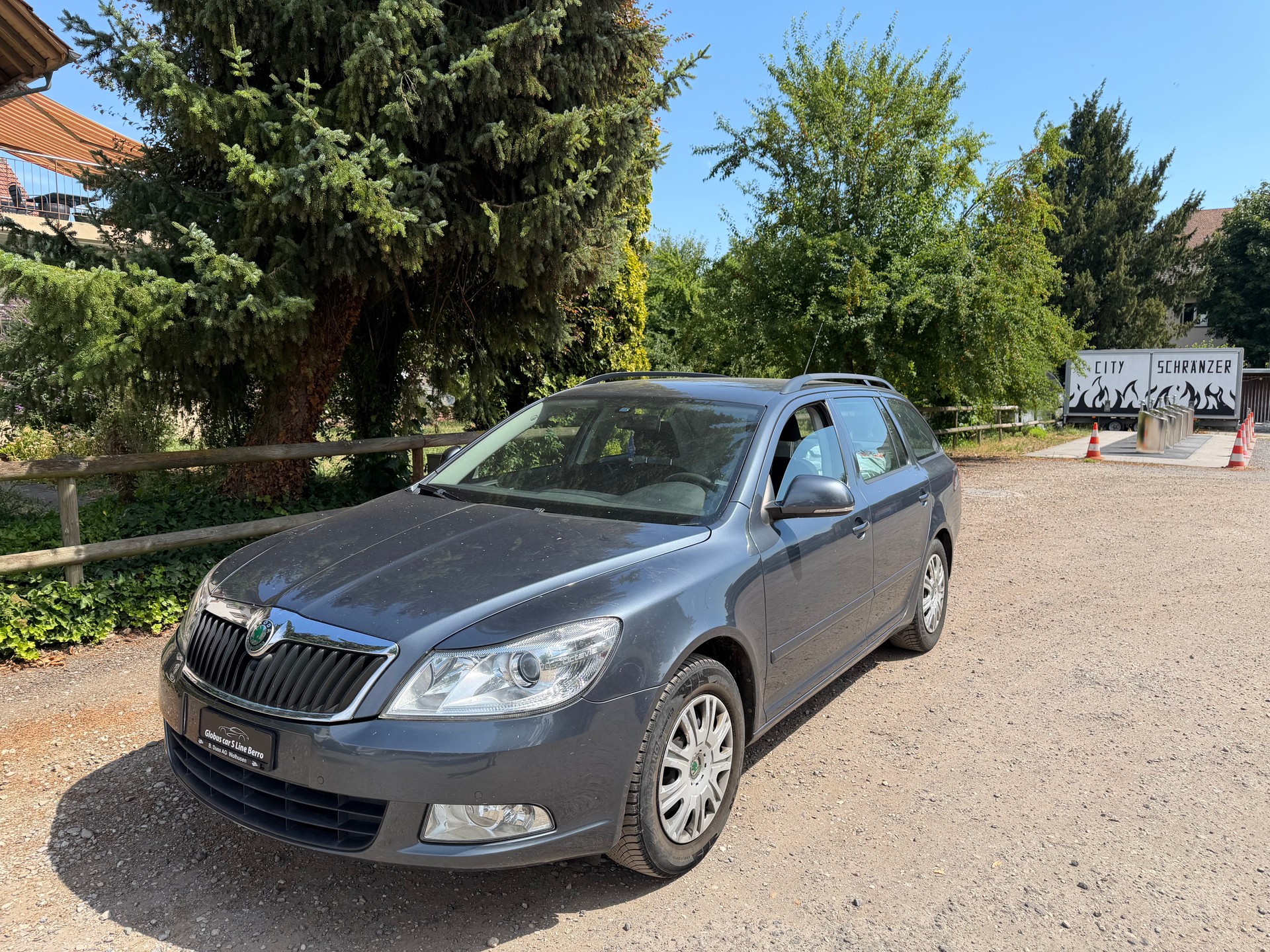 SKODA Octavia Combi 1.8 TSI Laurin & Klement DSG-image-8