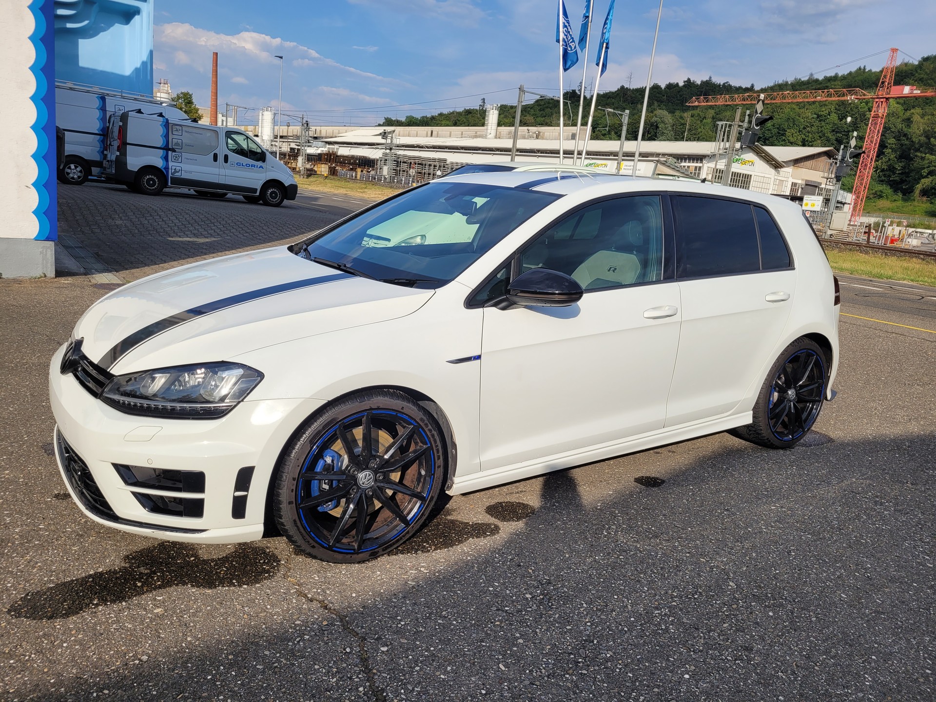 VW Golf 2.0 TSI R 4Motion DSG-image-3
