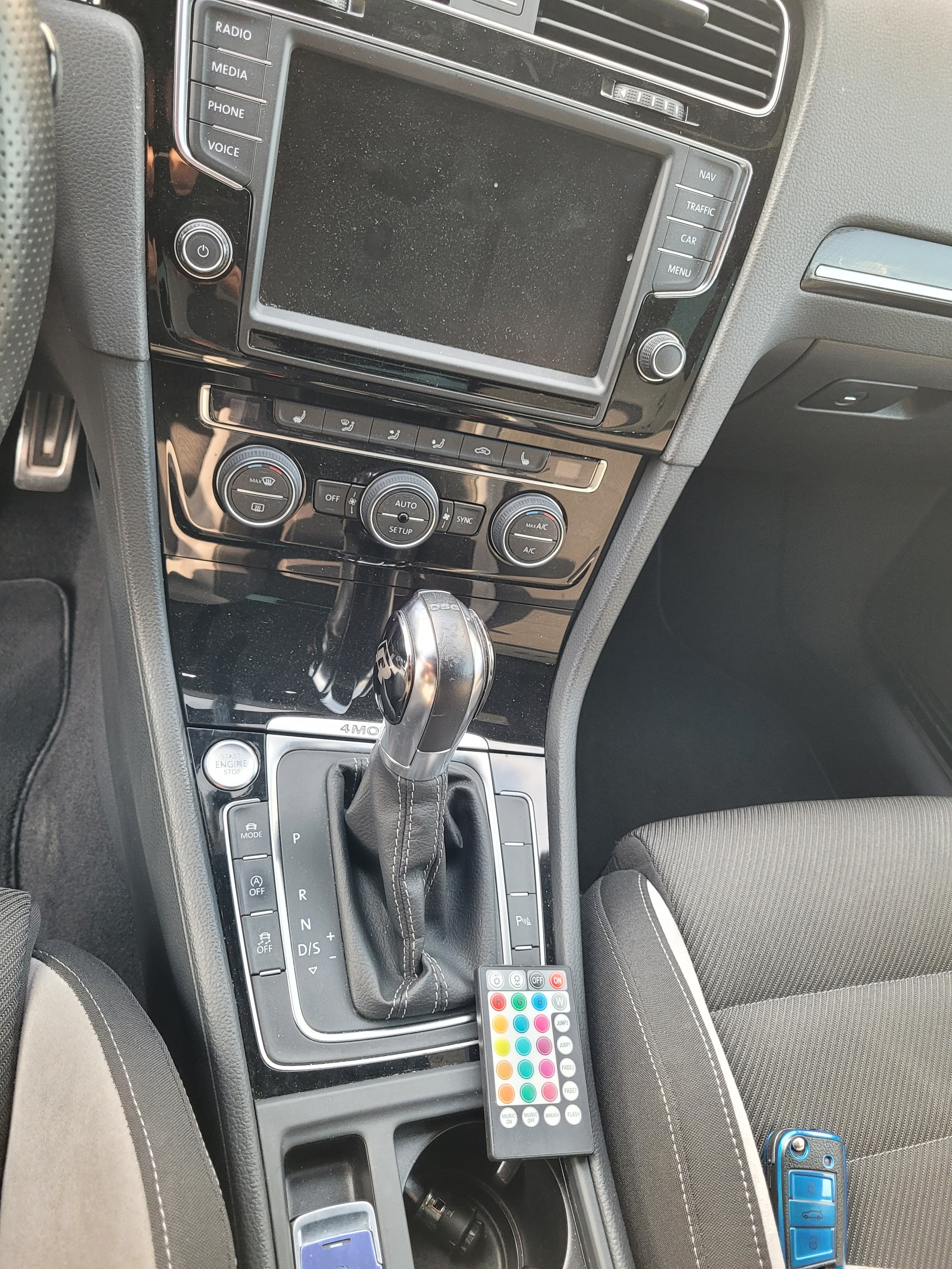 VW Golf 2.0 TSI R 4Motion DSG-image-11
