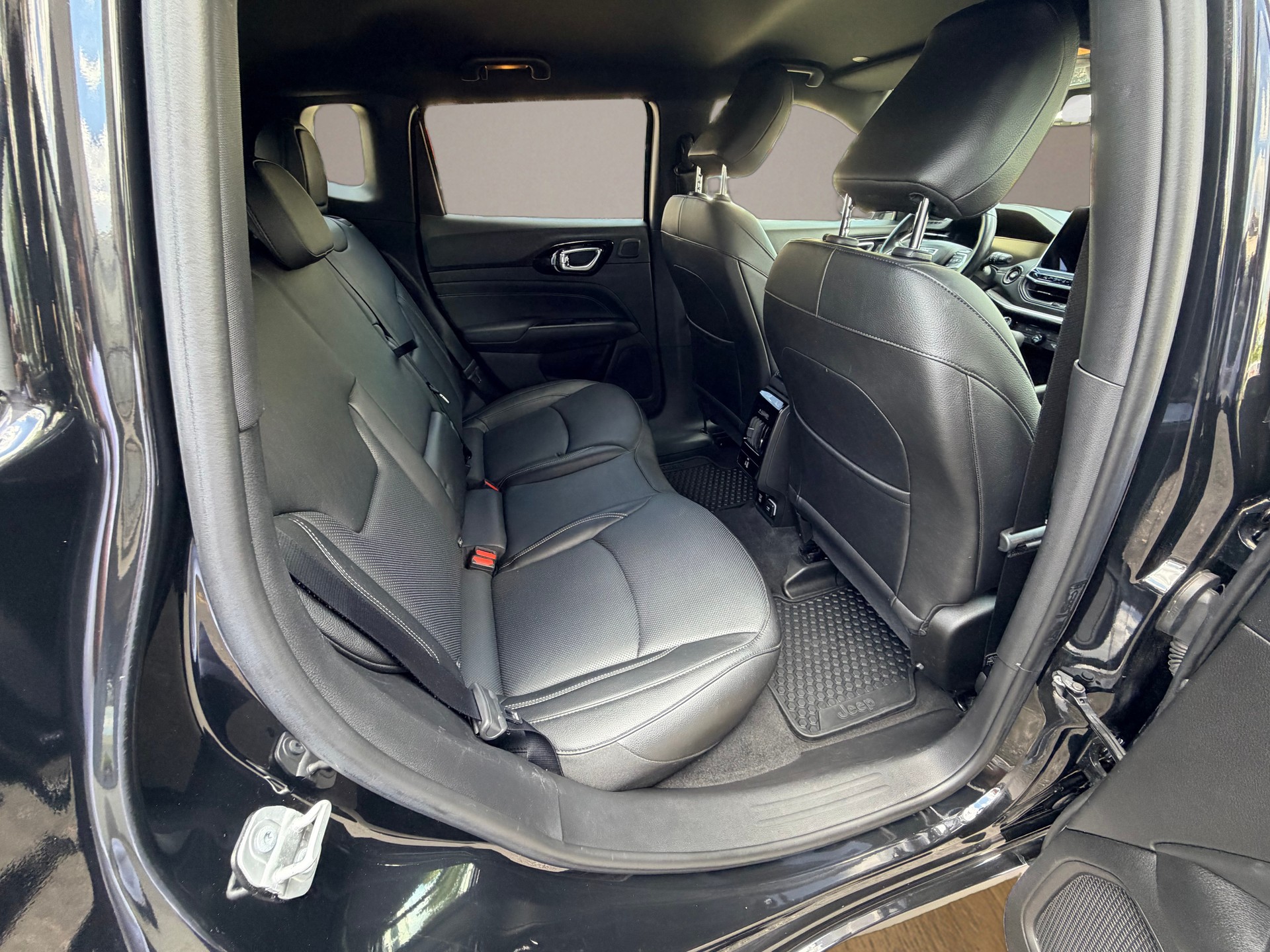 JEEP Compass 4x2 1.3 Turbo S DKG-image-10