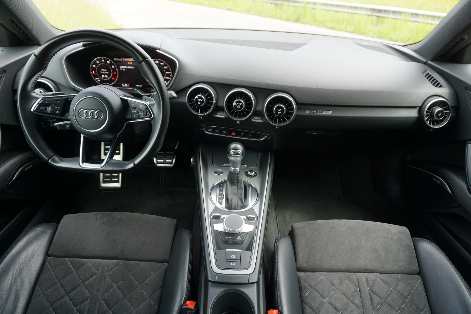AUDI TT Coupé 2.0 TFSI quattro S-tronic-image-10