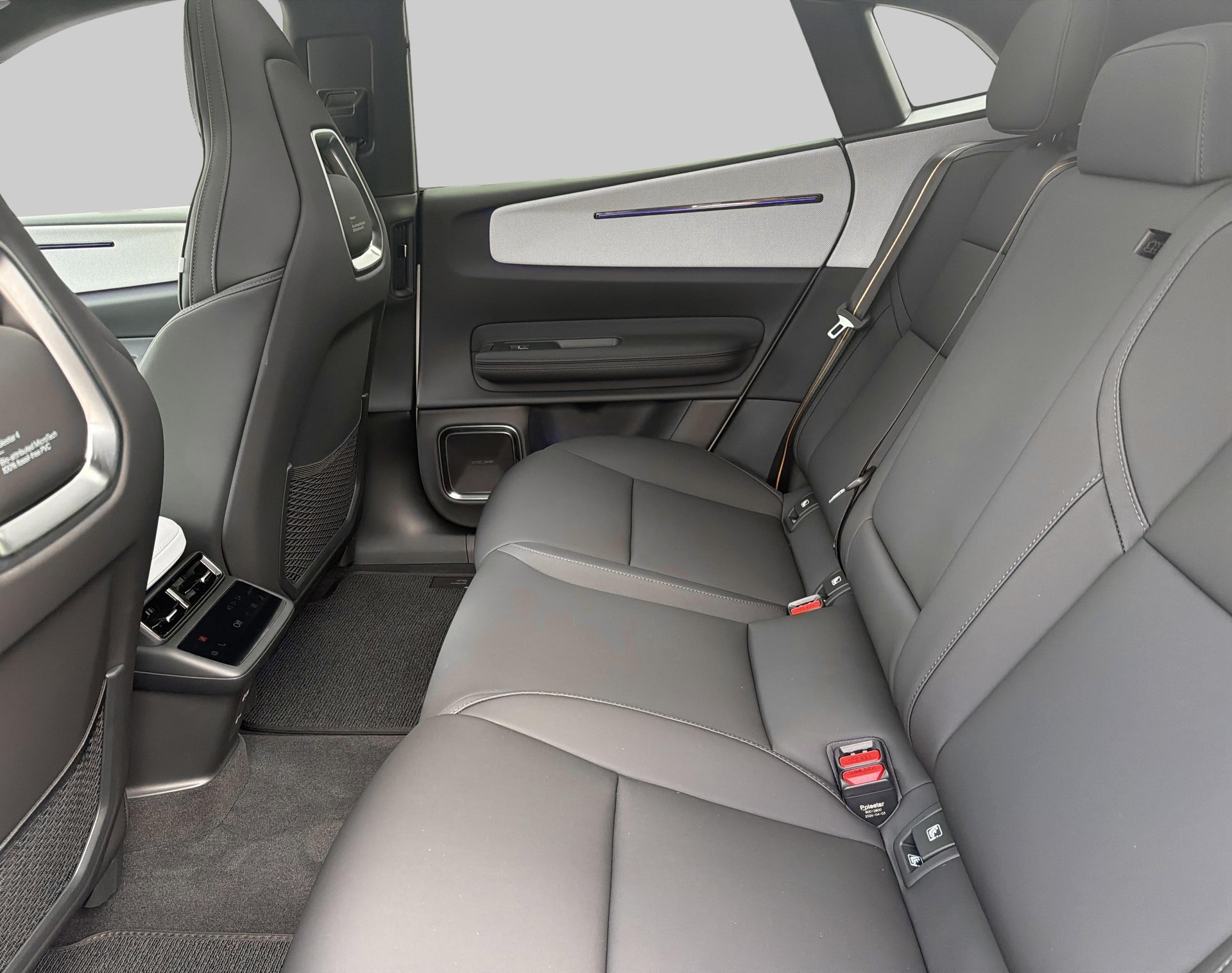 POLESTAR 4 Long Range Dual Motor Prime-showroom-element-3