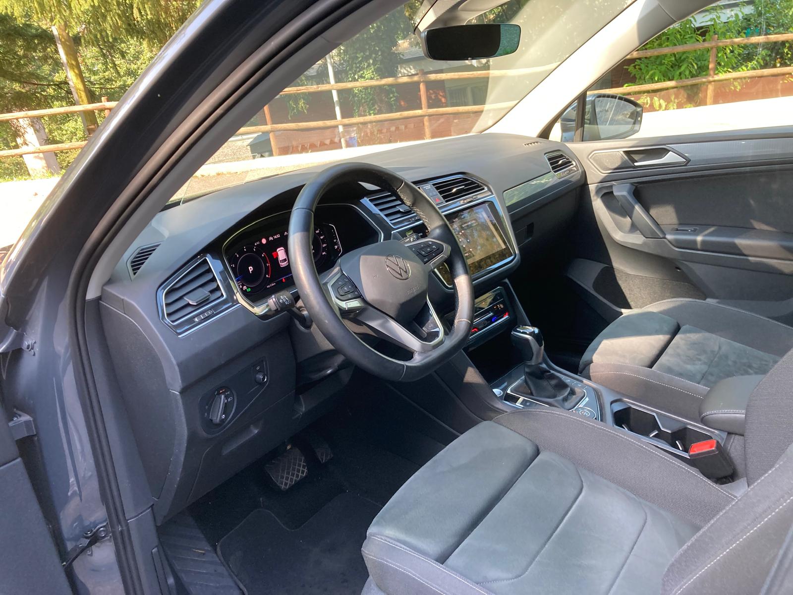 VW Tiguan 2.0TSI Elegance 4Motion DSG-image-12