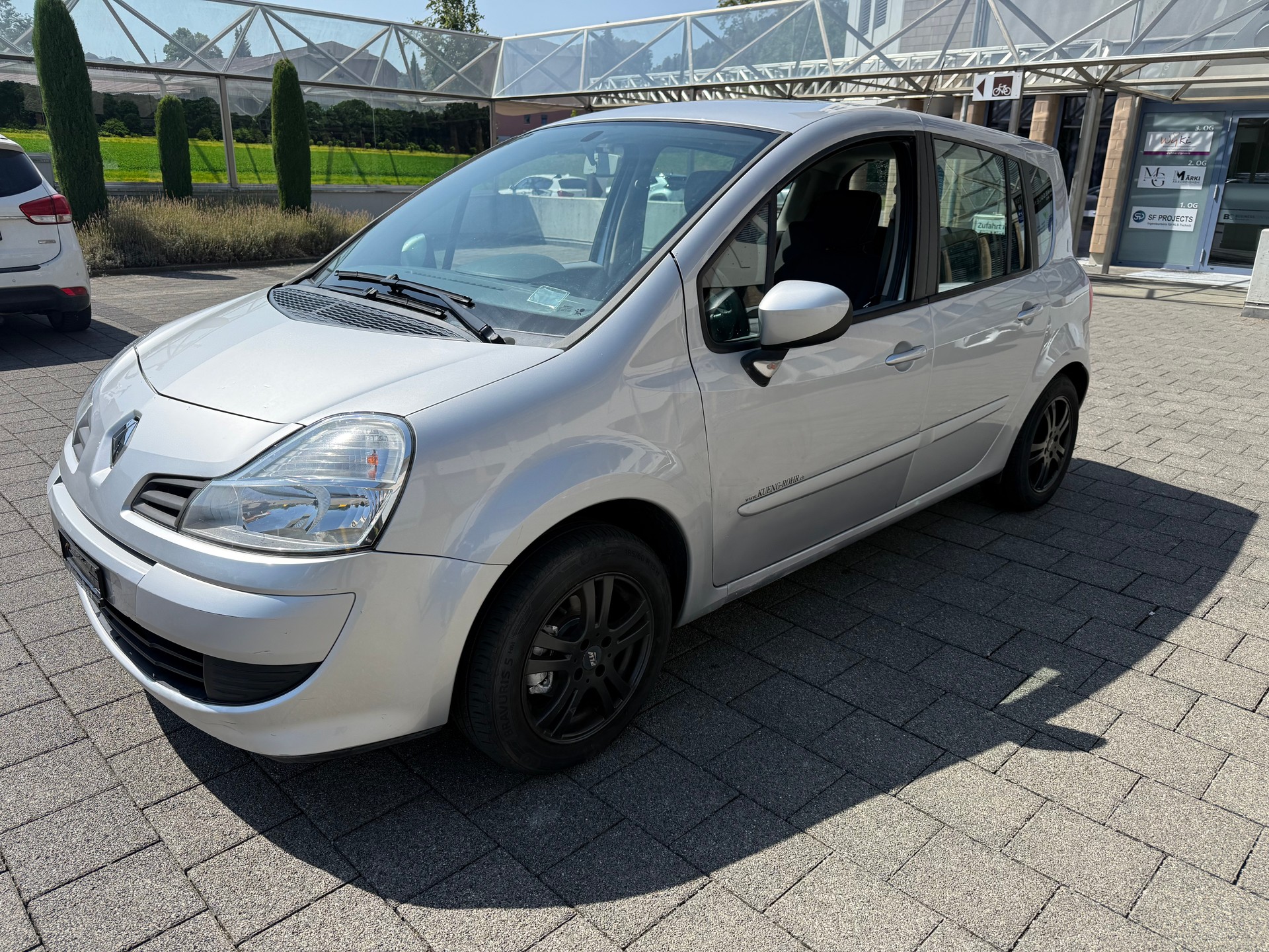 RENAULT Modus 1.6 16V Night&Day Automatic-image-2